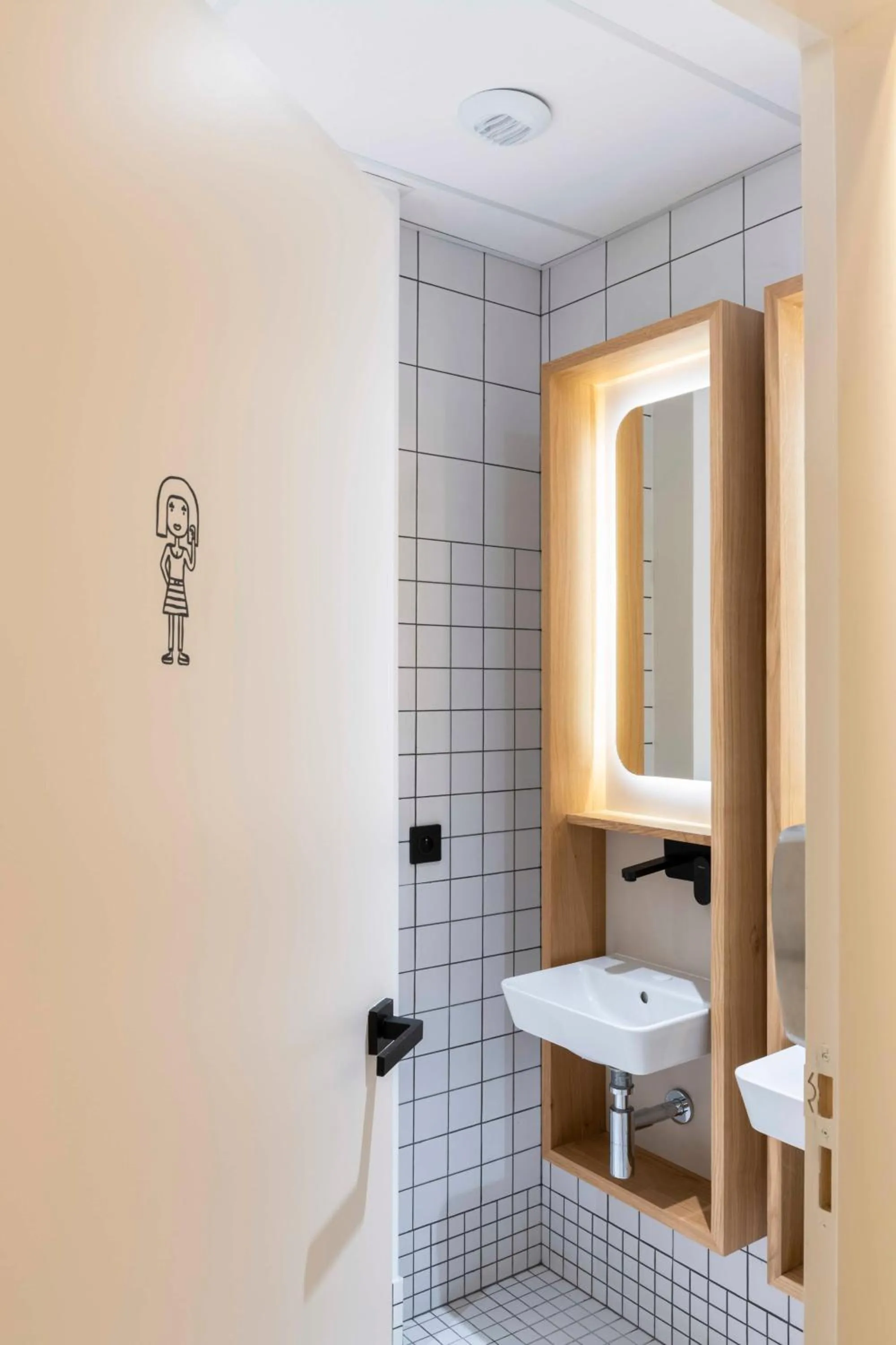 Bathroom in CENTRAL Hostel Bordeaux Centre