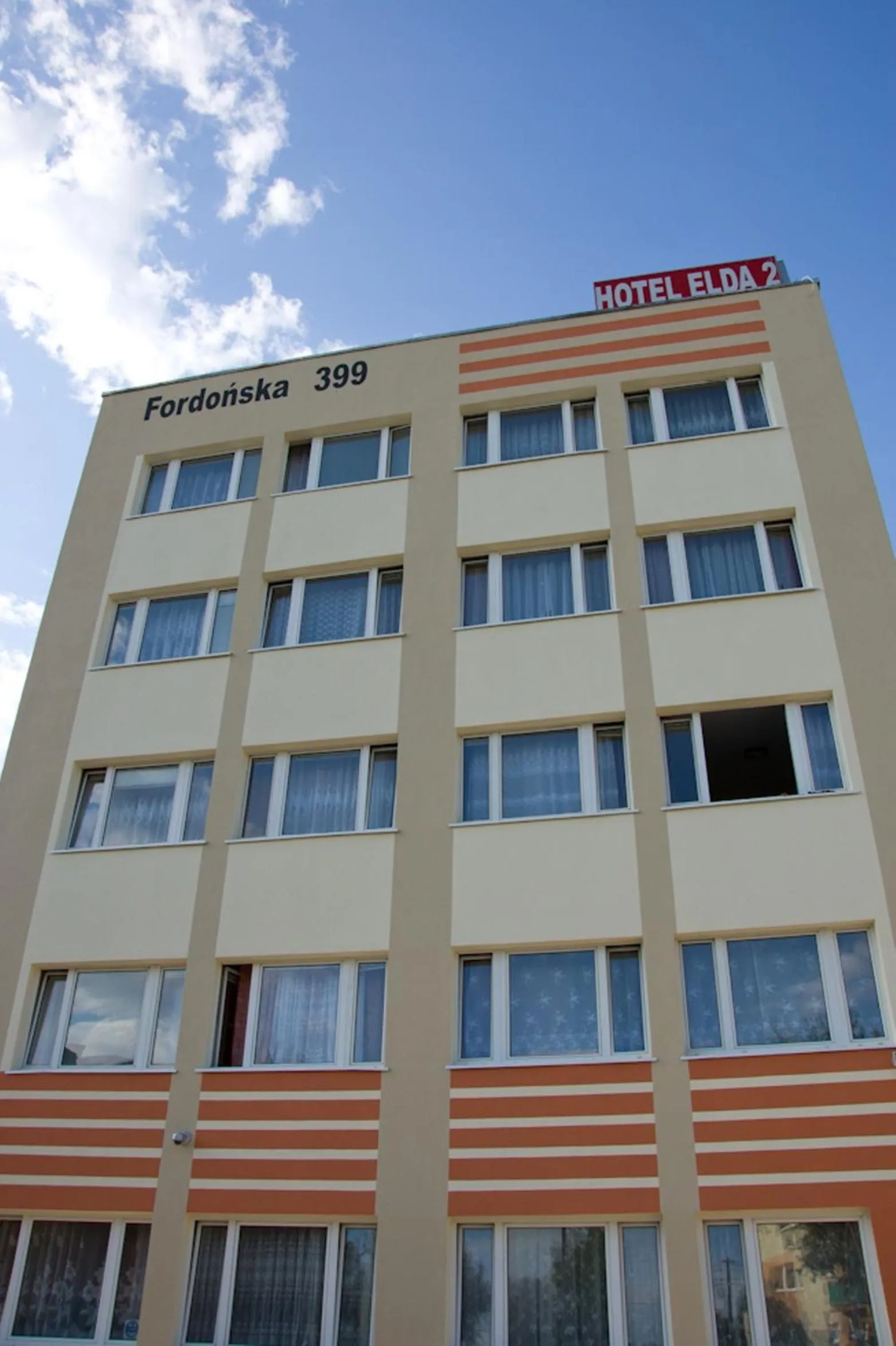 Property building in Hotel Elda 2
