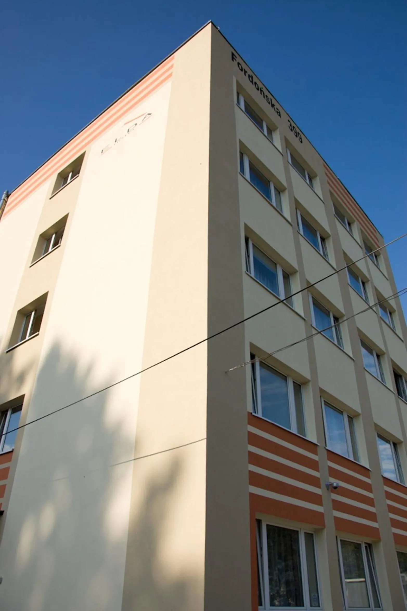 Property building in Hotel Elda 2