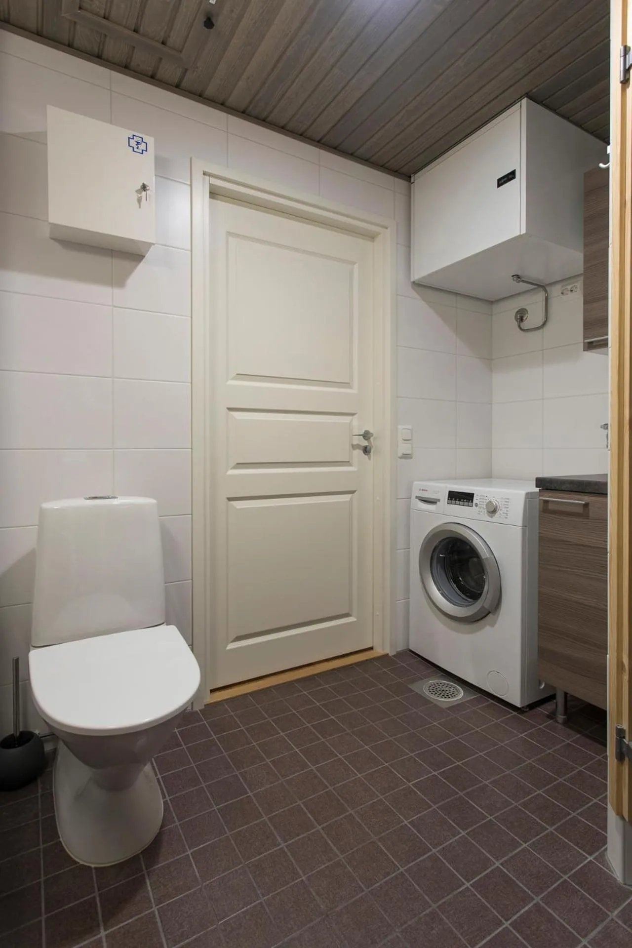 Vasko luxurious suites, Nouka