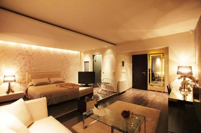 Photo of the whole room, Bed in Aliakmon Hotel