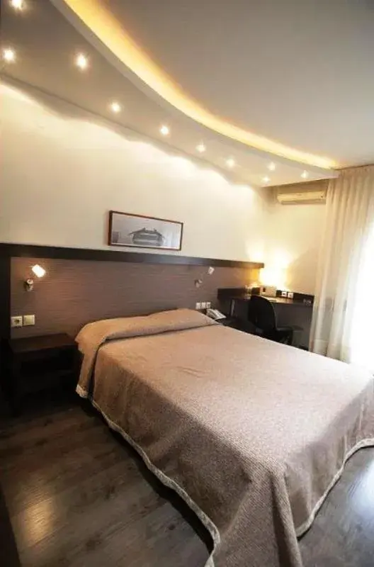 Double Room in Aliakmon Hotel Double Room in Aliakmon Hotel