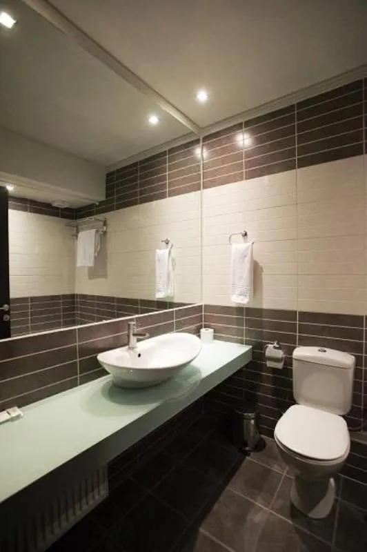 Bathroom in Aliakmon Hotel