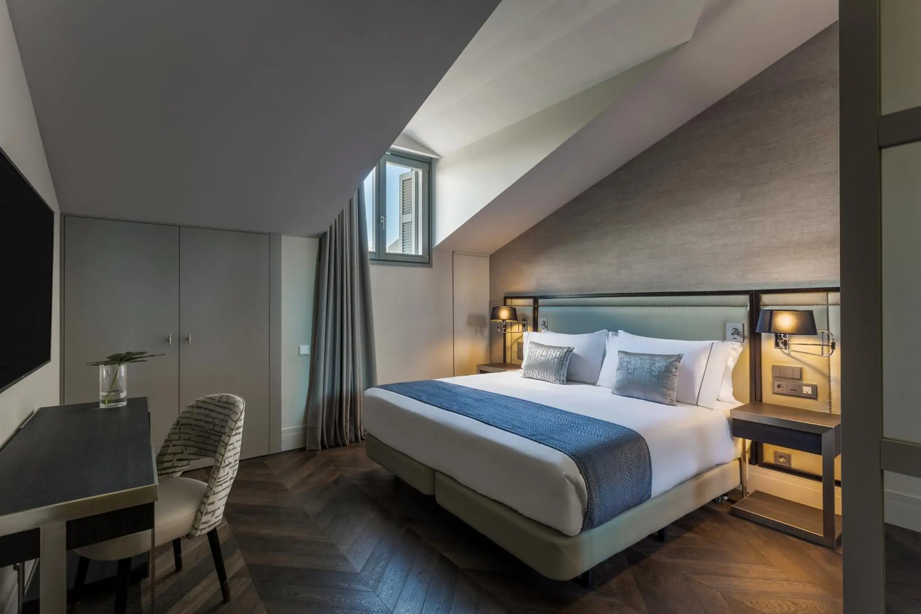 Seating area, Bed in Room Mate Collection Gorka, San Sebastián Seating area, Bed in Room Mate Collection Gorka, San Sebastián