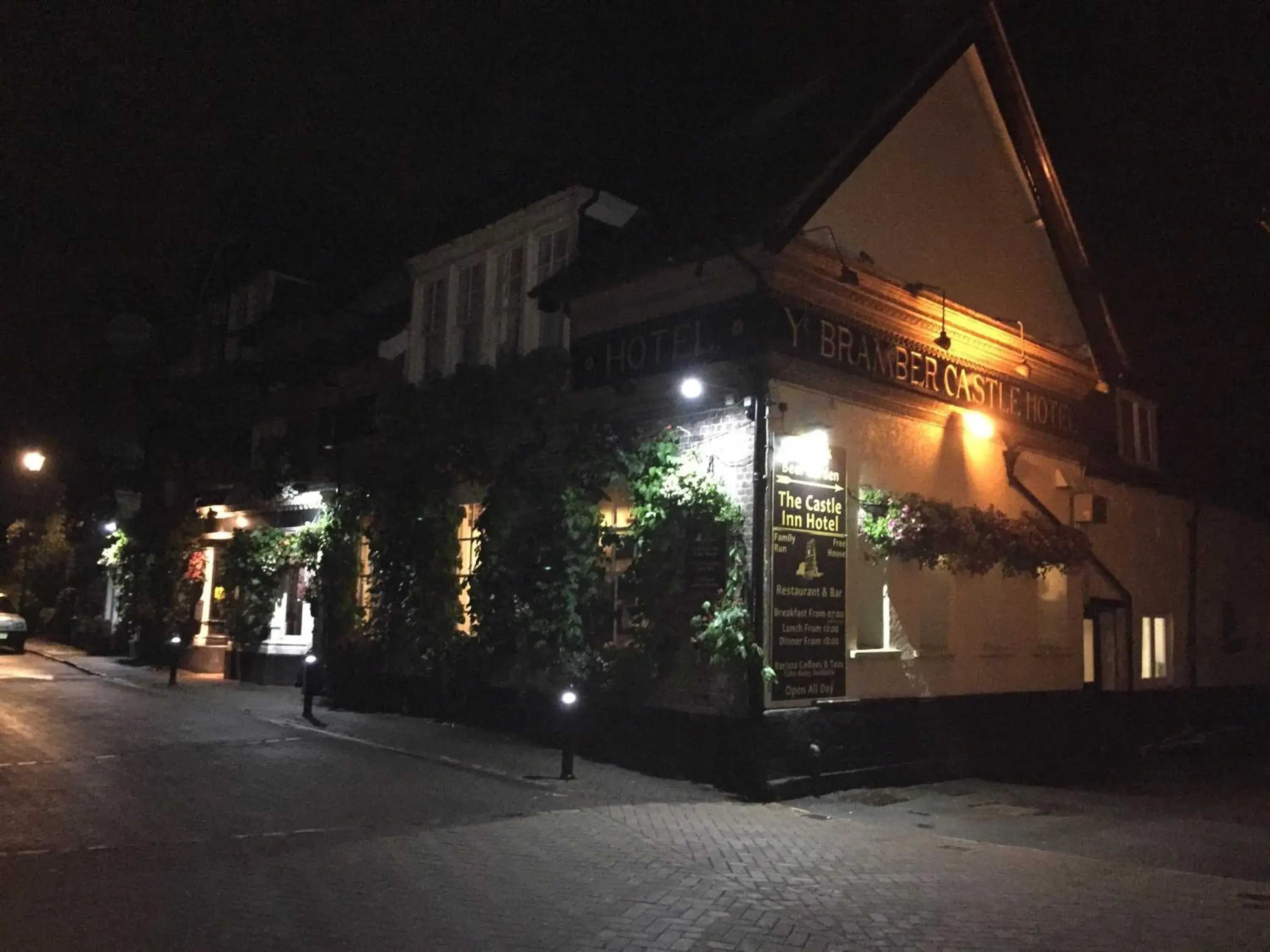 Property building in The Castle Inn Hotel Bramber Property building in The Castle Inn Hotel Bramber