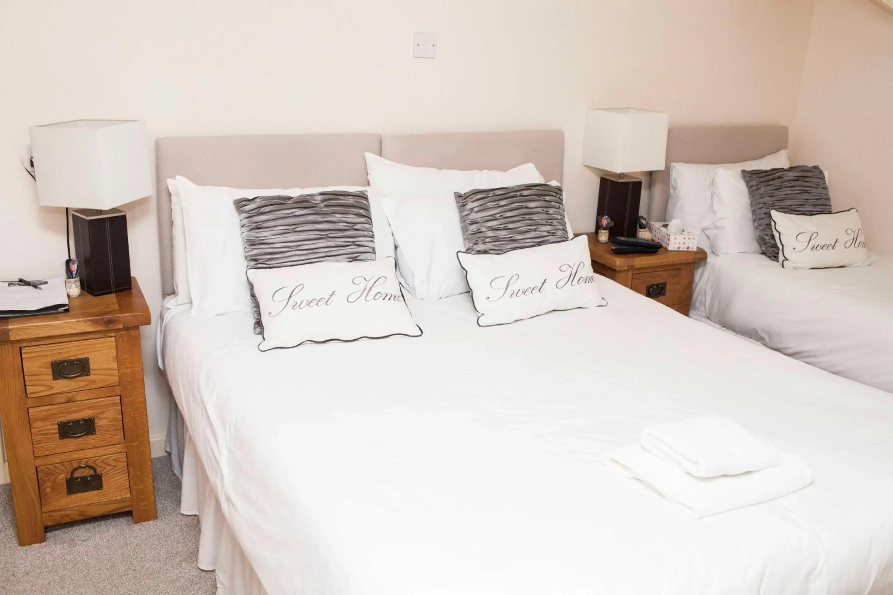 Bedroom, Bed in The Castle Inn Hotel Bramber Bedroom, Bed in The Castle Inn Hotel Bramber