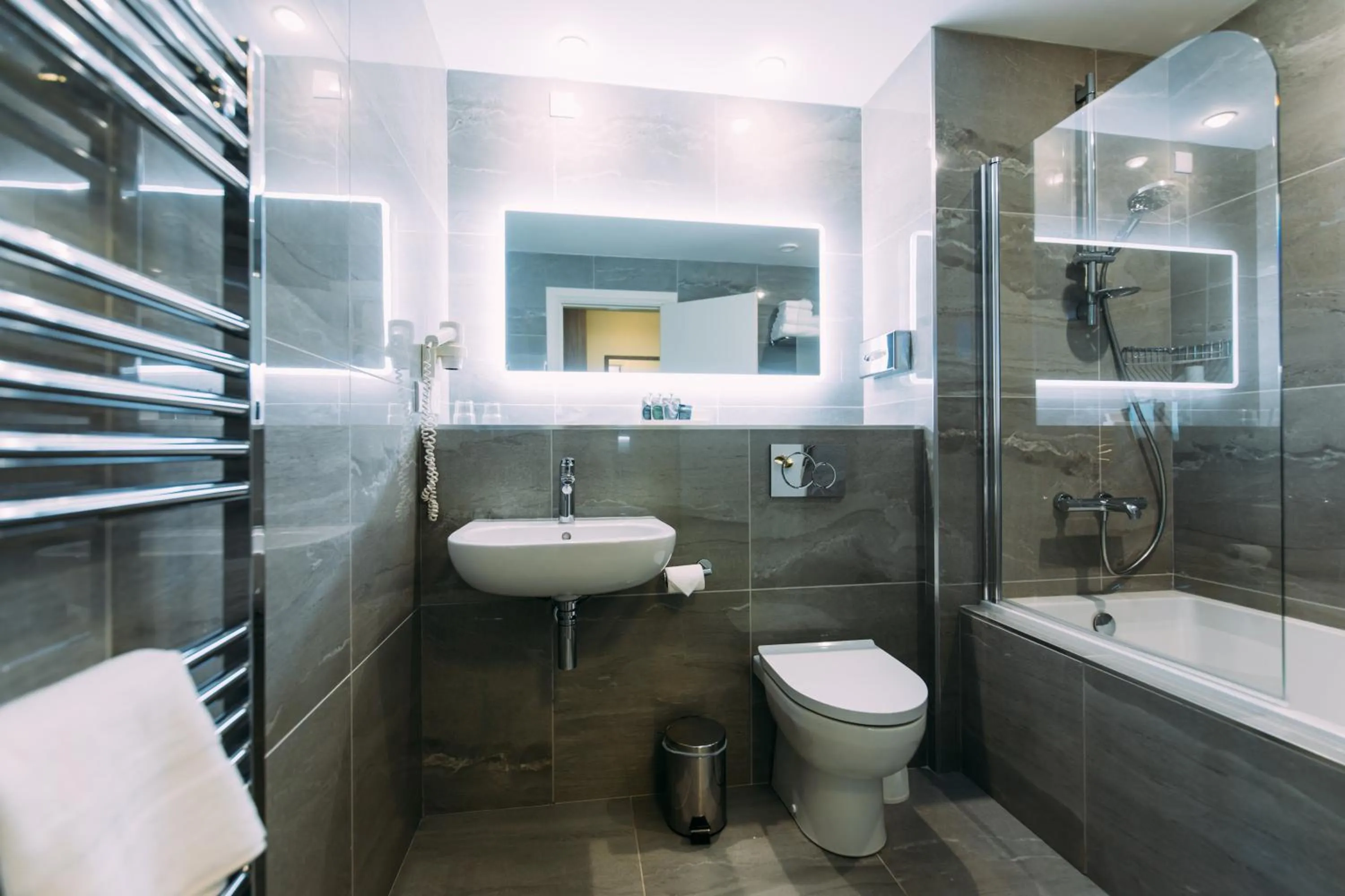 Bathroom in Armagh City Hotel