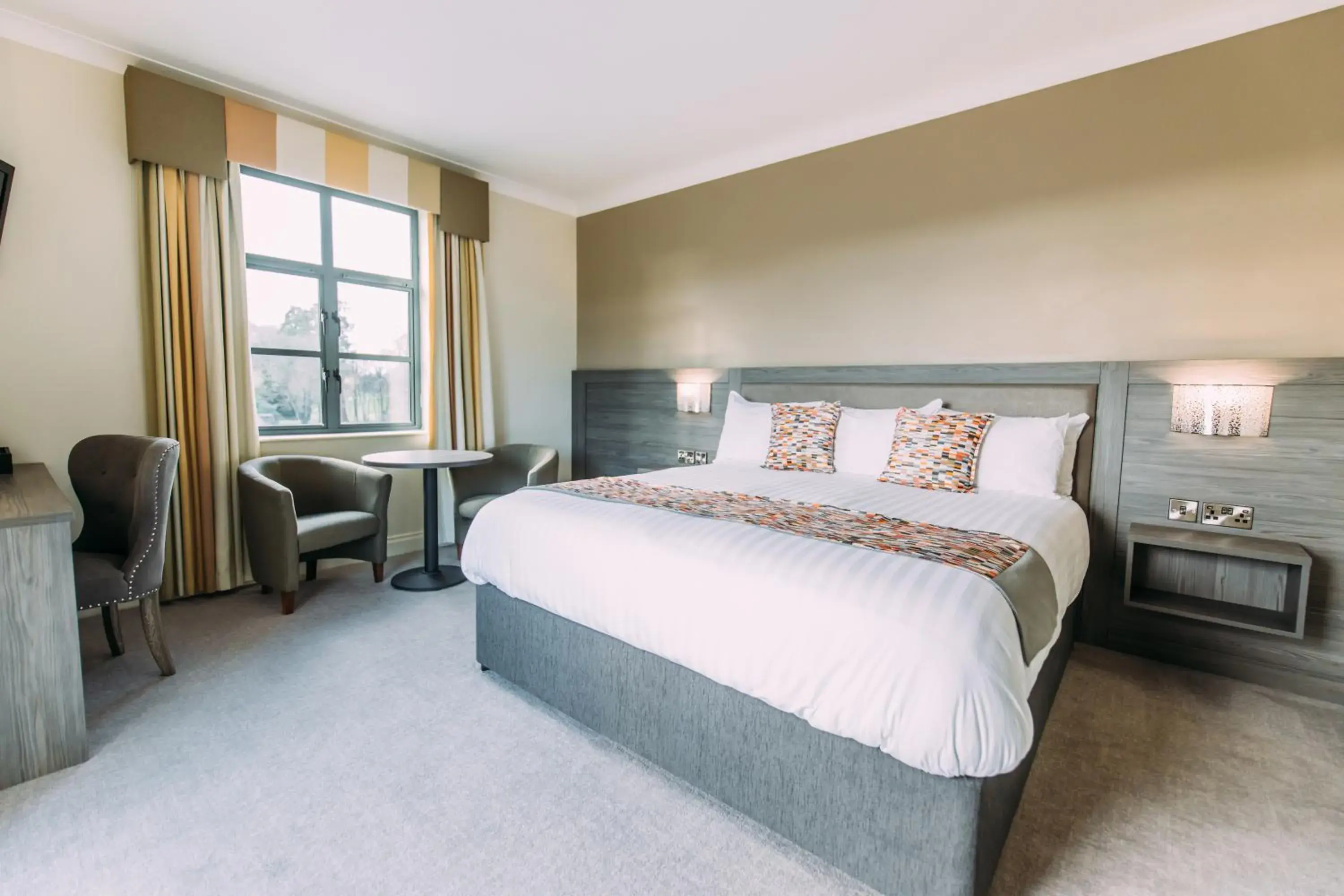 Balcony/Terrace, Bed in Armagh City Hotel Balcony/Terrace, Bed in Armagh City Hotel