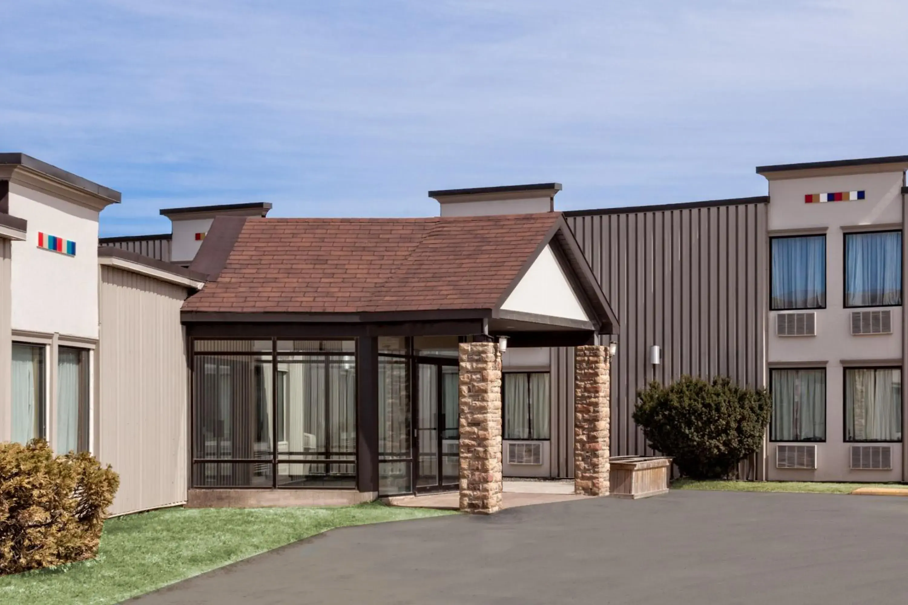 Property building in Travelodge by Wyndham Miramichi New Brunswick Property building in Travelodge by Wyndham Miramichi New Brunswick