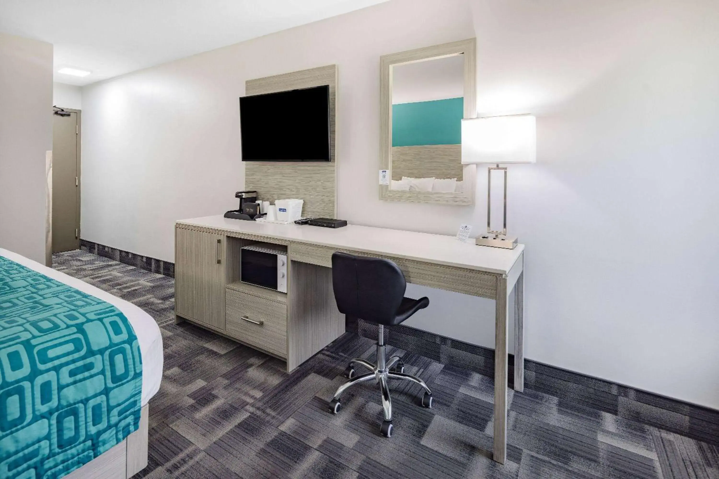 Photo of the whole room, Bed in Travelodge by Wyndham Miramichi New Brunswick Photo of the whole room, Bed in Travelodge by Wyndham Miramichi New Brunswick