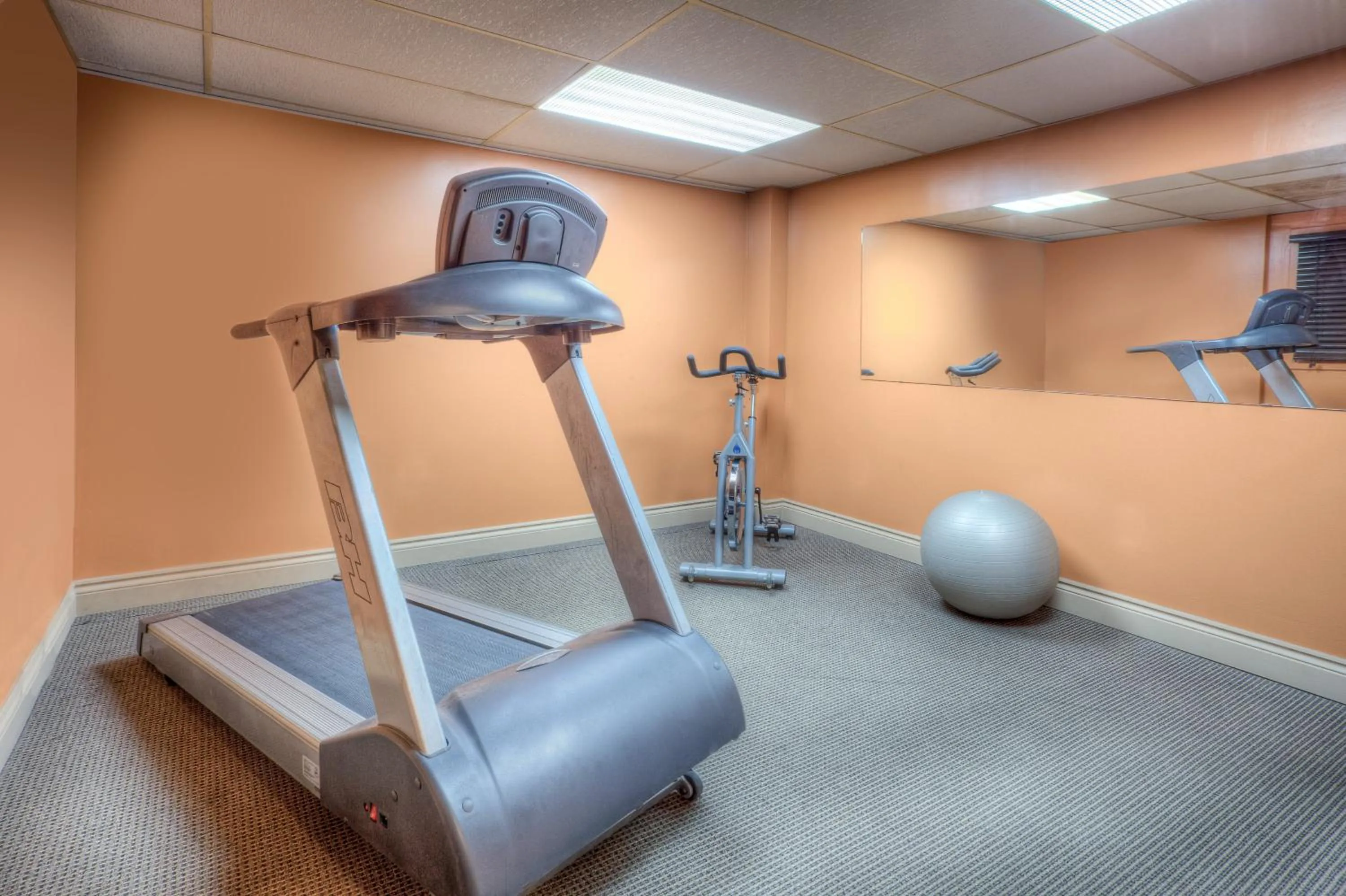 Fitness centre/facilities in Travelodge by Wyndham Miramichi New Brunswick