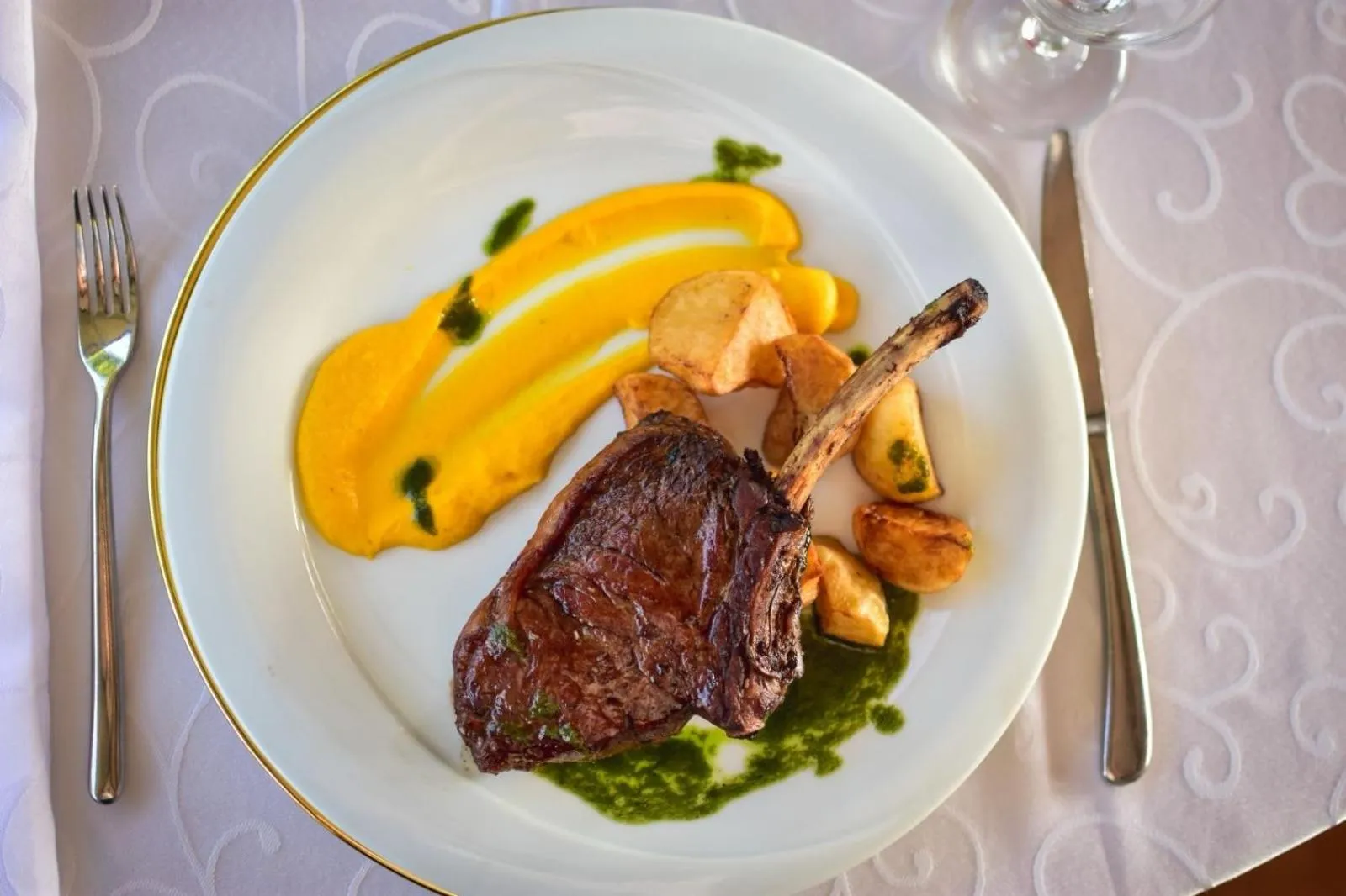 Restaurant/places to eat in Hotel Drim & SPA