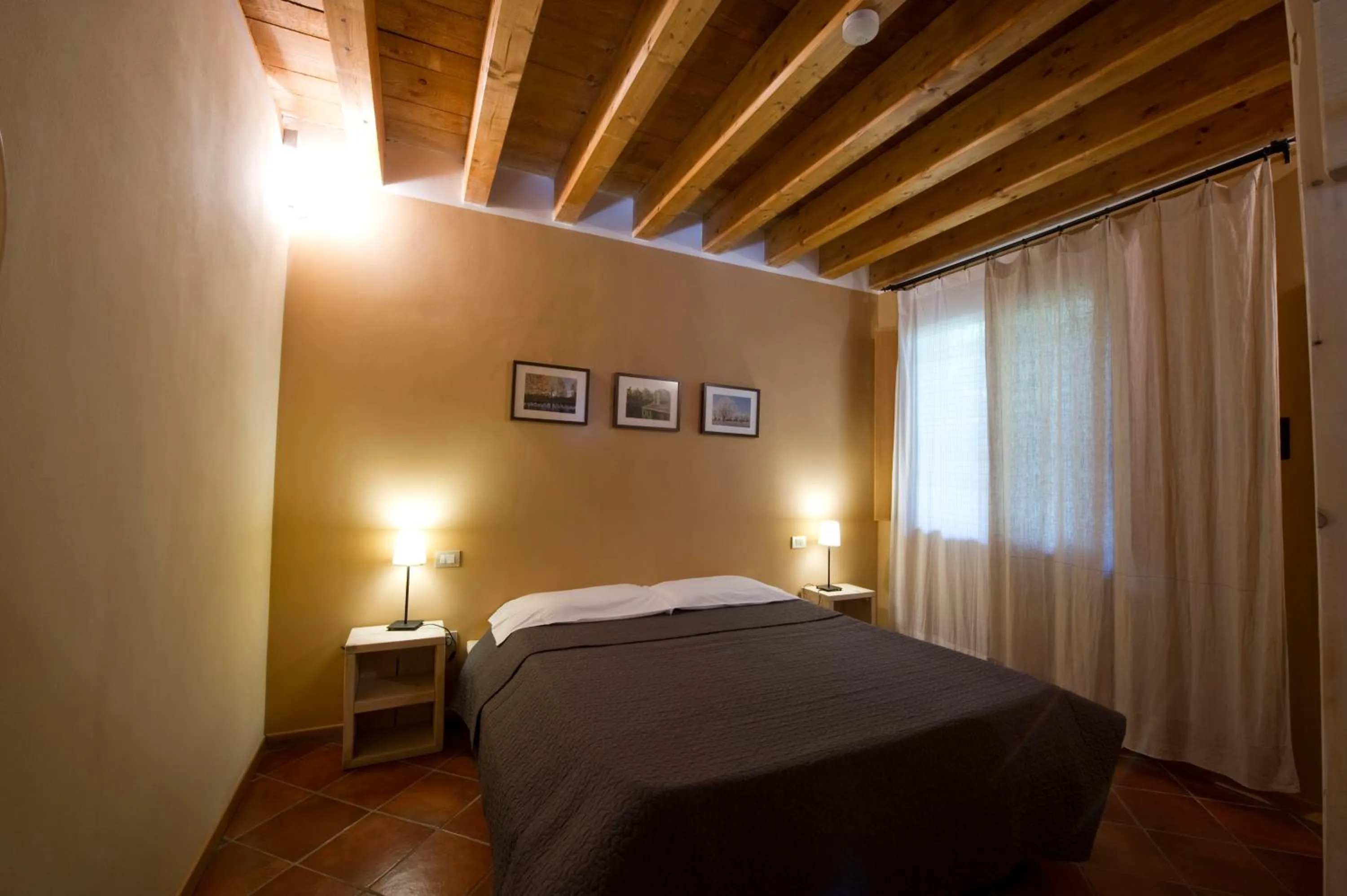 Bedroom, Bed in Borgo San Donino