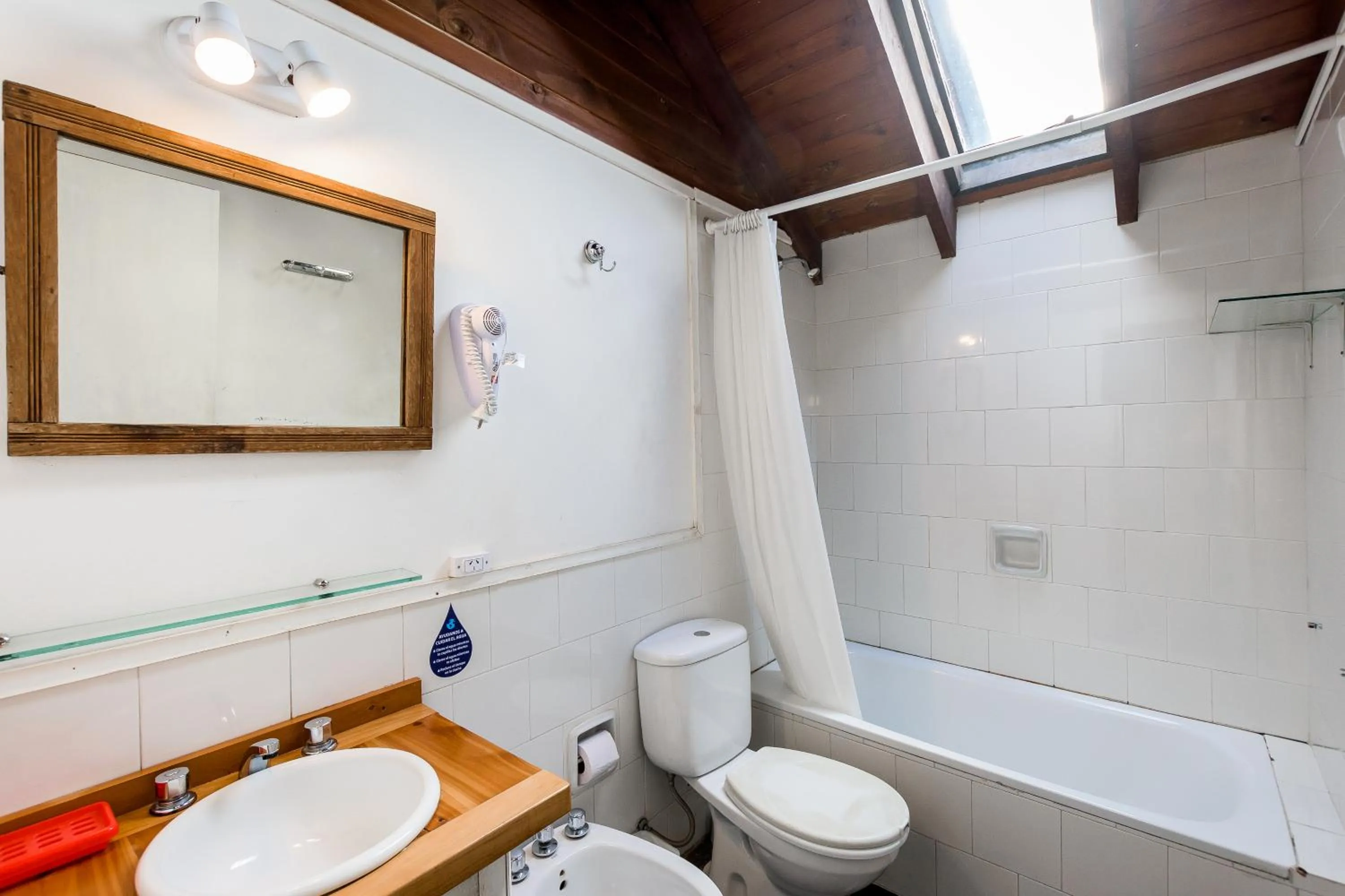 Shower in Hostel La Angostura