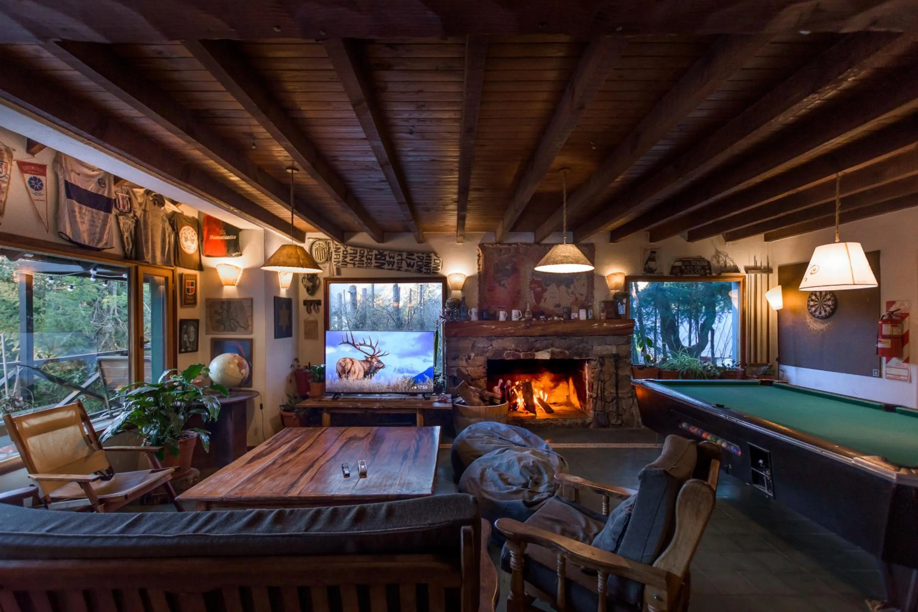 Communal lounge/ TV room in Hostel La Angostura