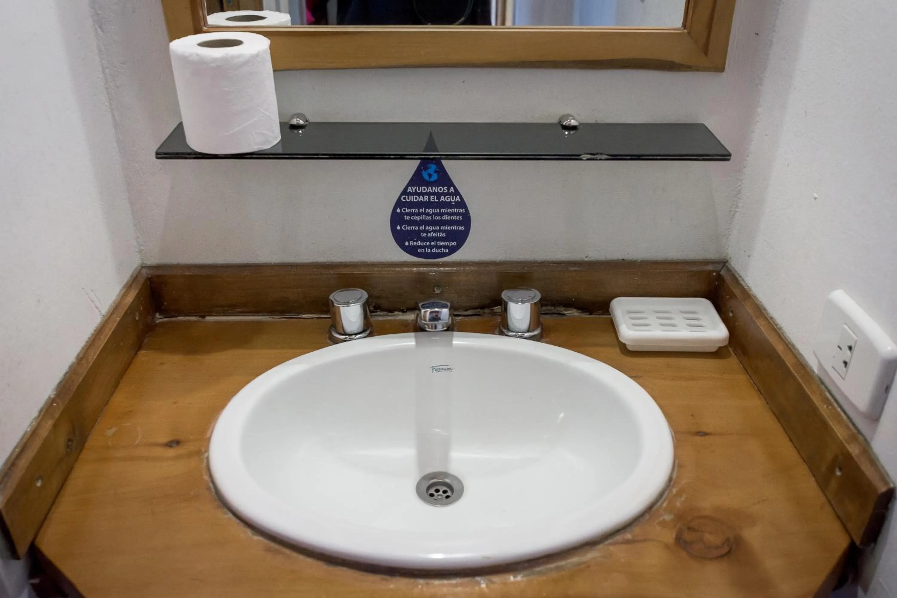 Bathroom in Hostel La Angostura