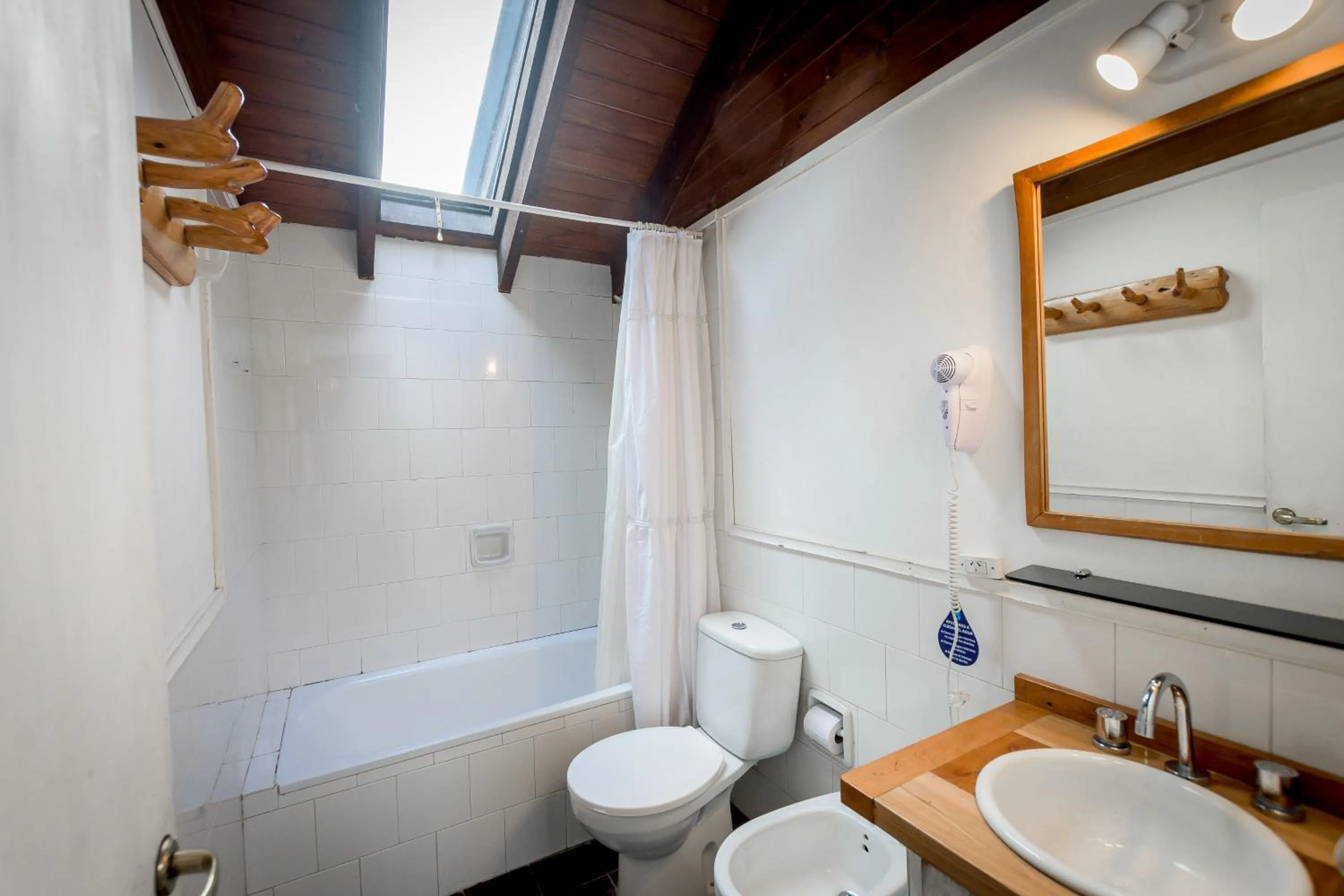 Shower in Hostel La Angostura