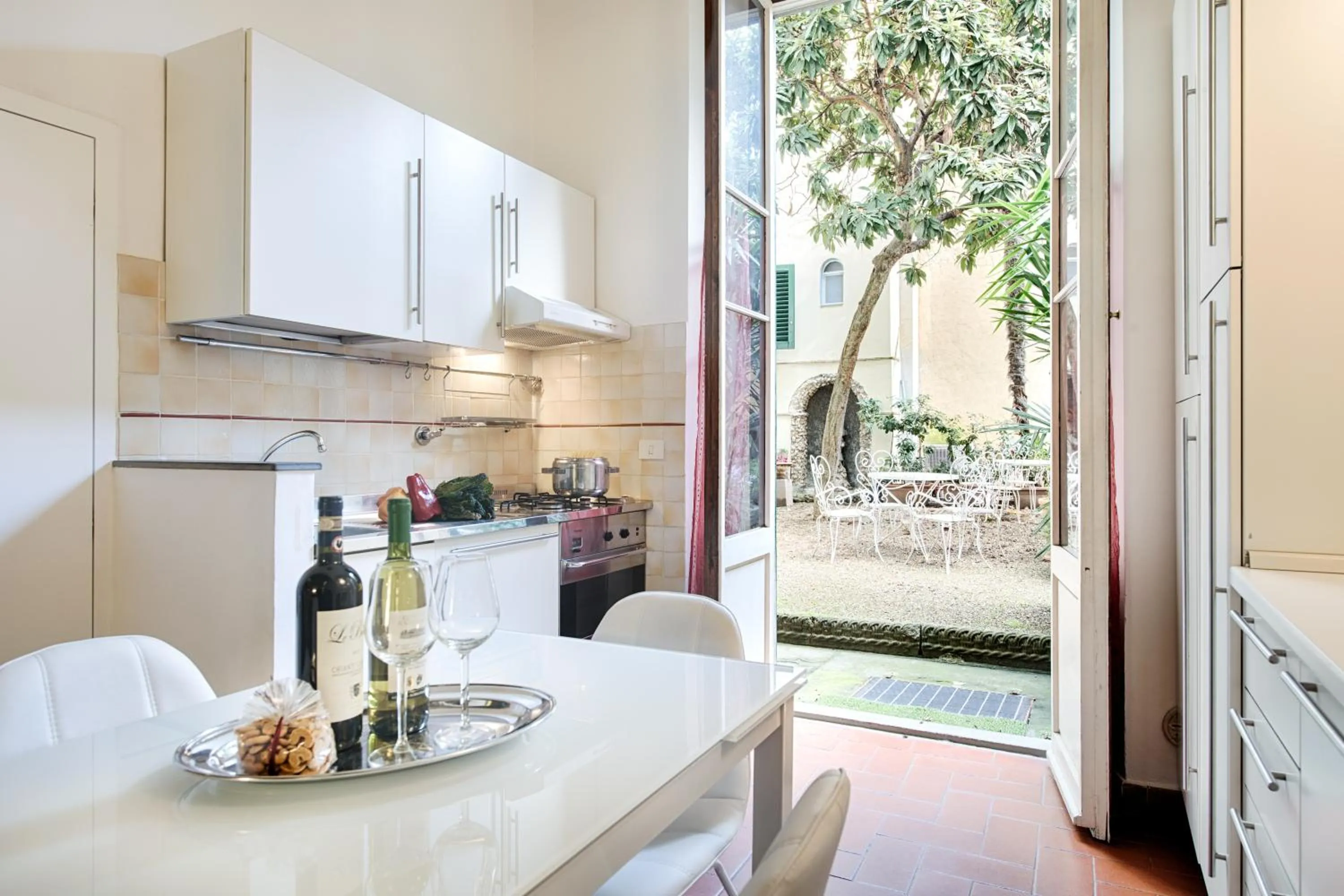 Garden in Corte al Duomo by Mmega