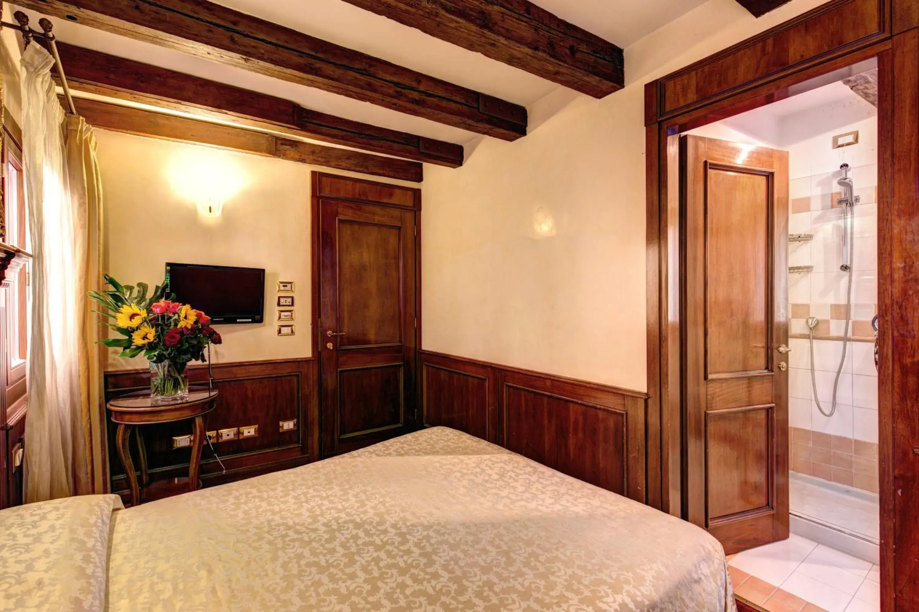 Bedroom, Bed in Palazzo La Scala Bedroom, Bed in Palazzo La Scala