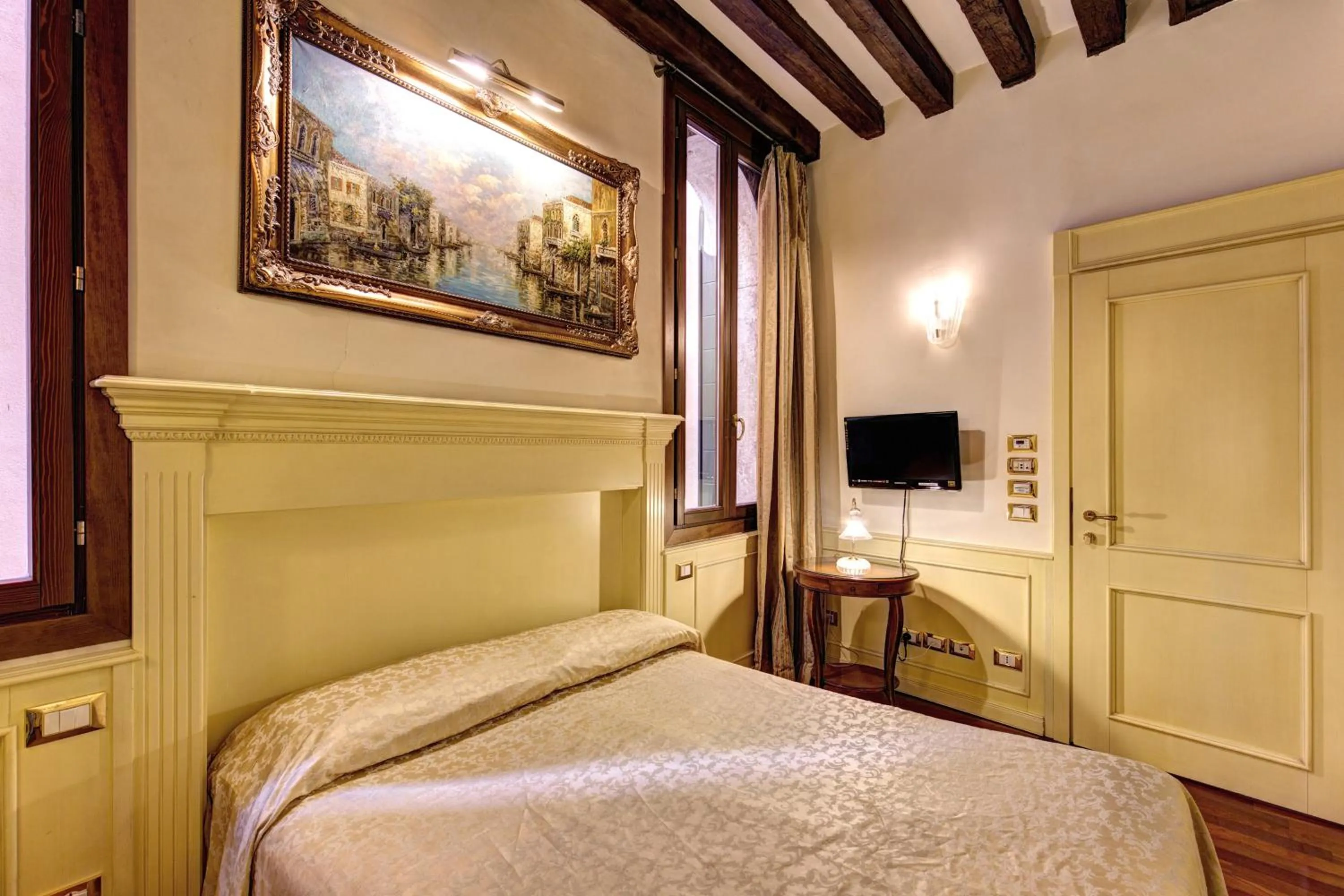 Bed in Palazzo La Scala