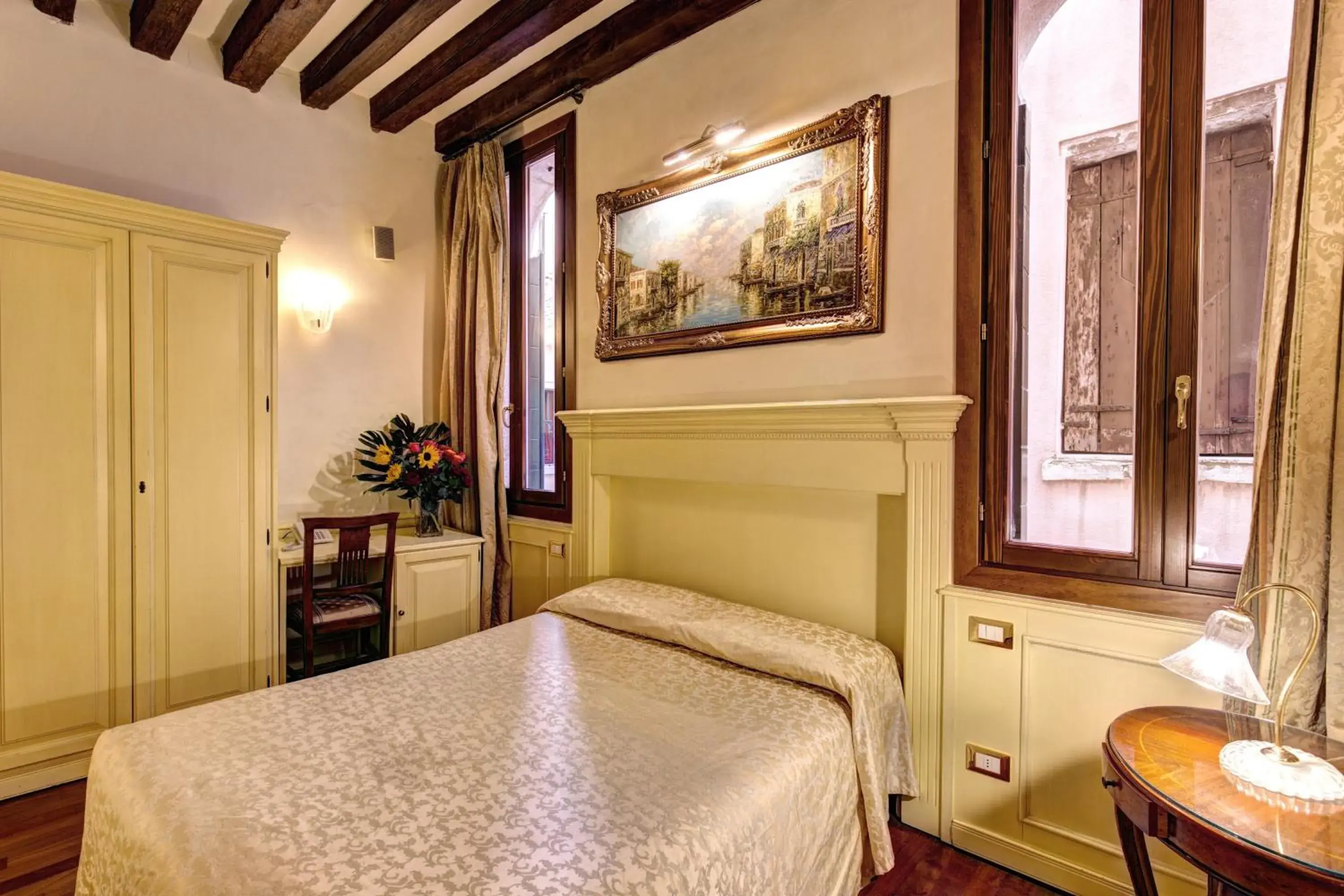 Bedroom, Bed in Palazzo La Scala Bedroom, Bed in Palazzo La Scala