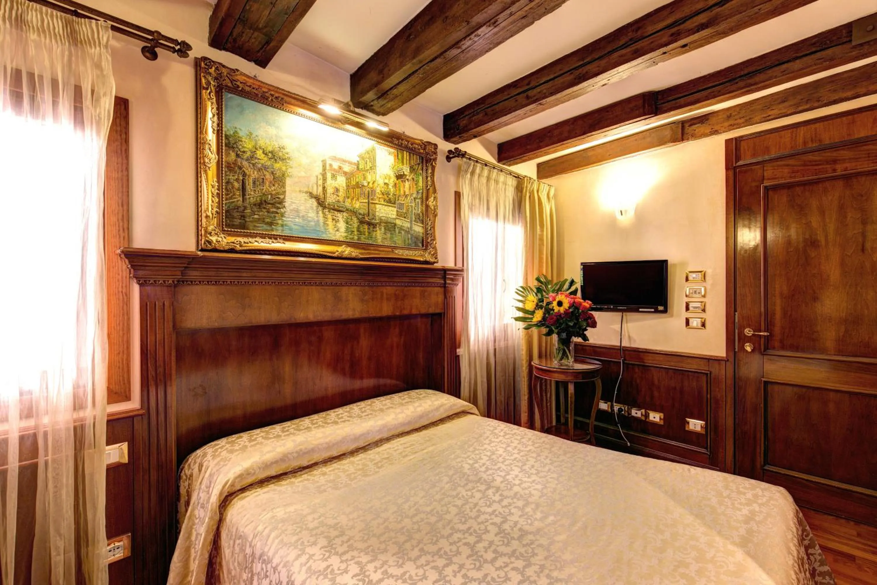 Bedroom, Bed in Palazzo La Scala