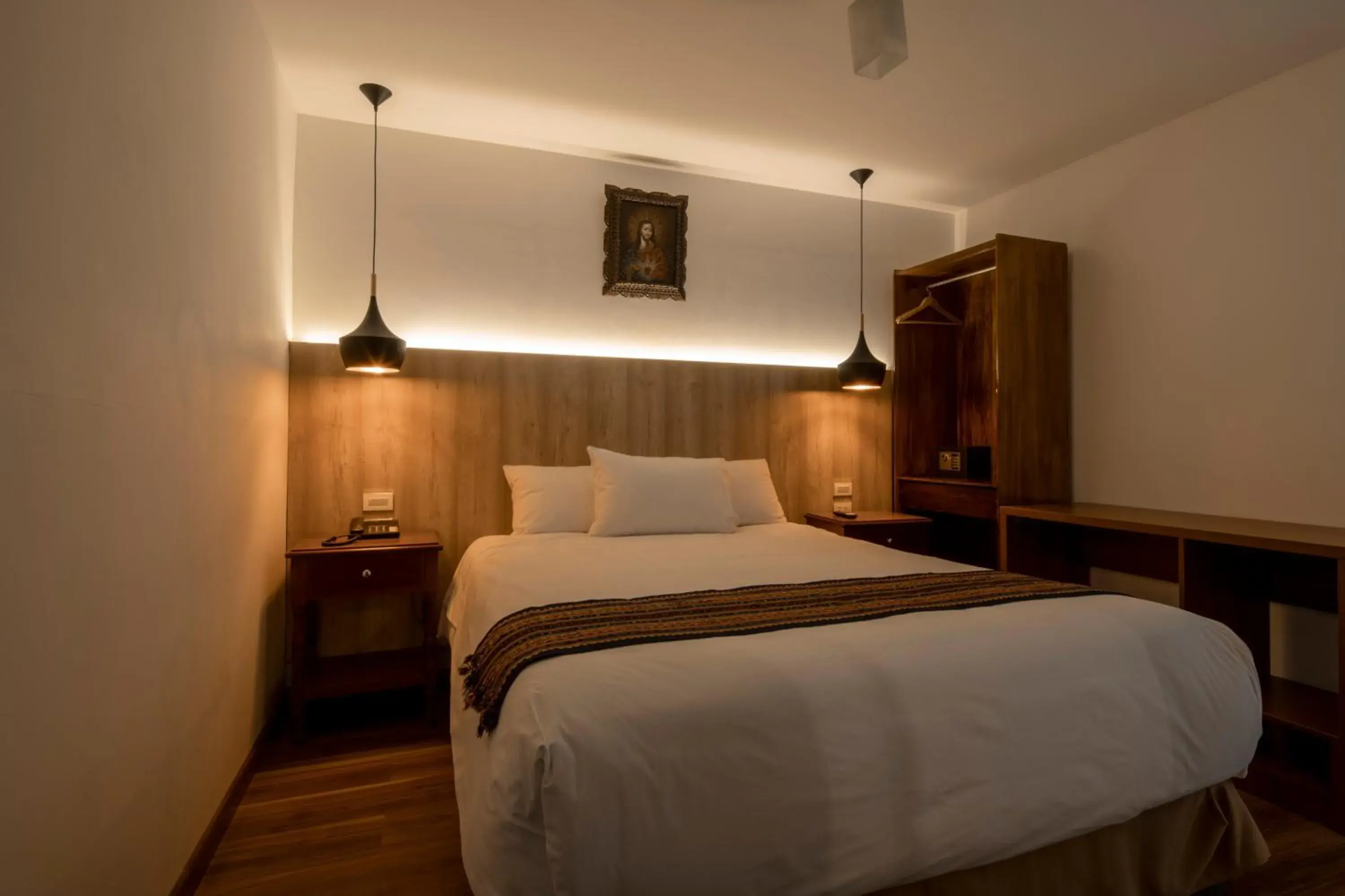 Bed in Hotel Rojas Inn Bed in Hotel Rojas Inn