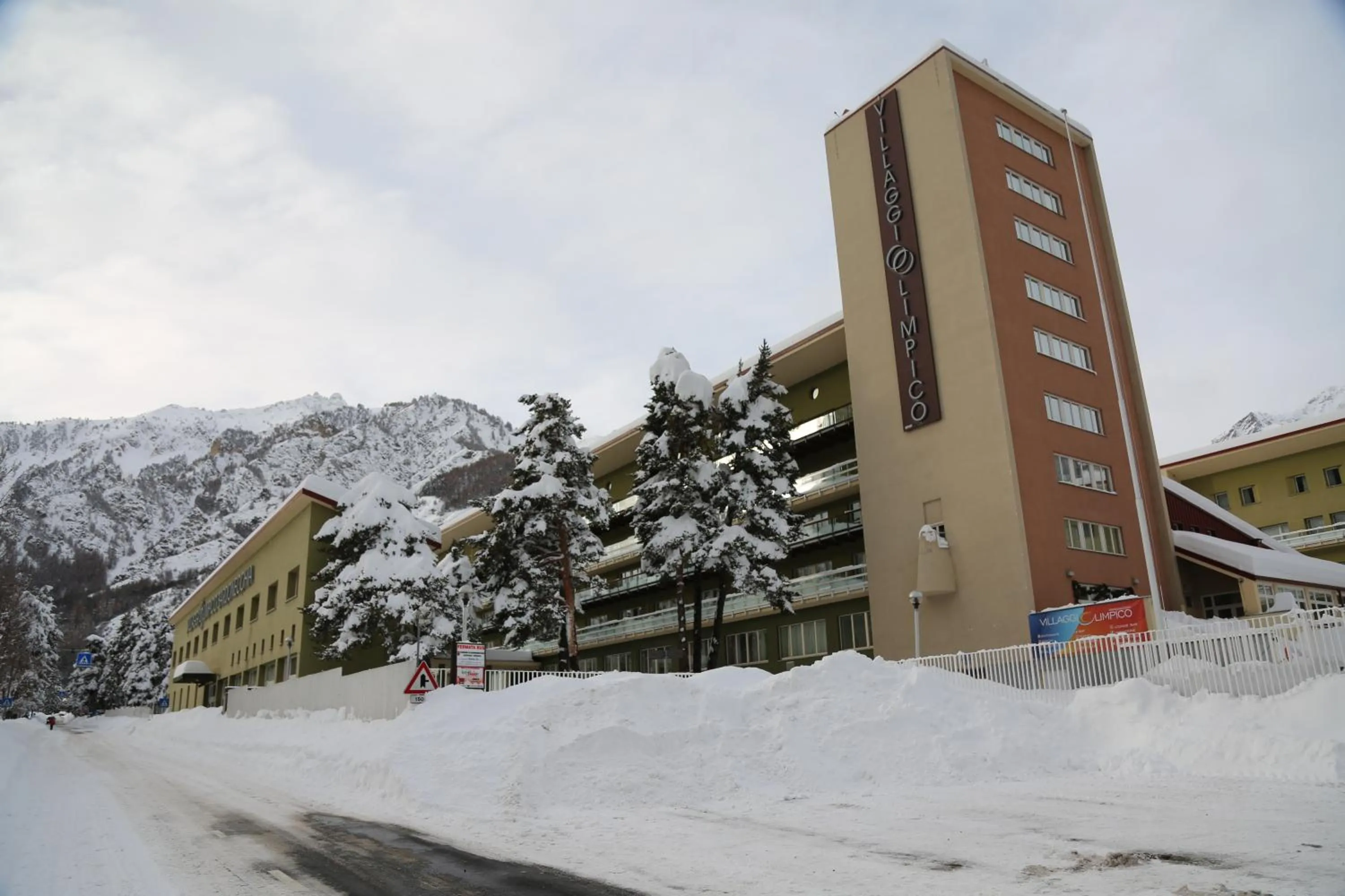 Property building in Villaggio Olimpico