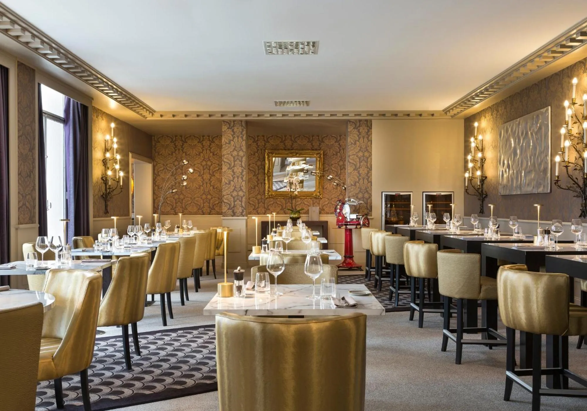 Restaurant/places to eat in Hôtel Barrière le Grand Hôtel Enghien-les-Bains