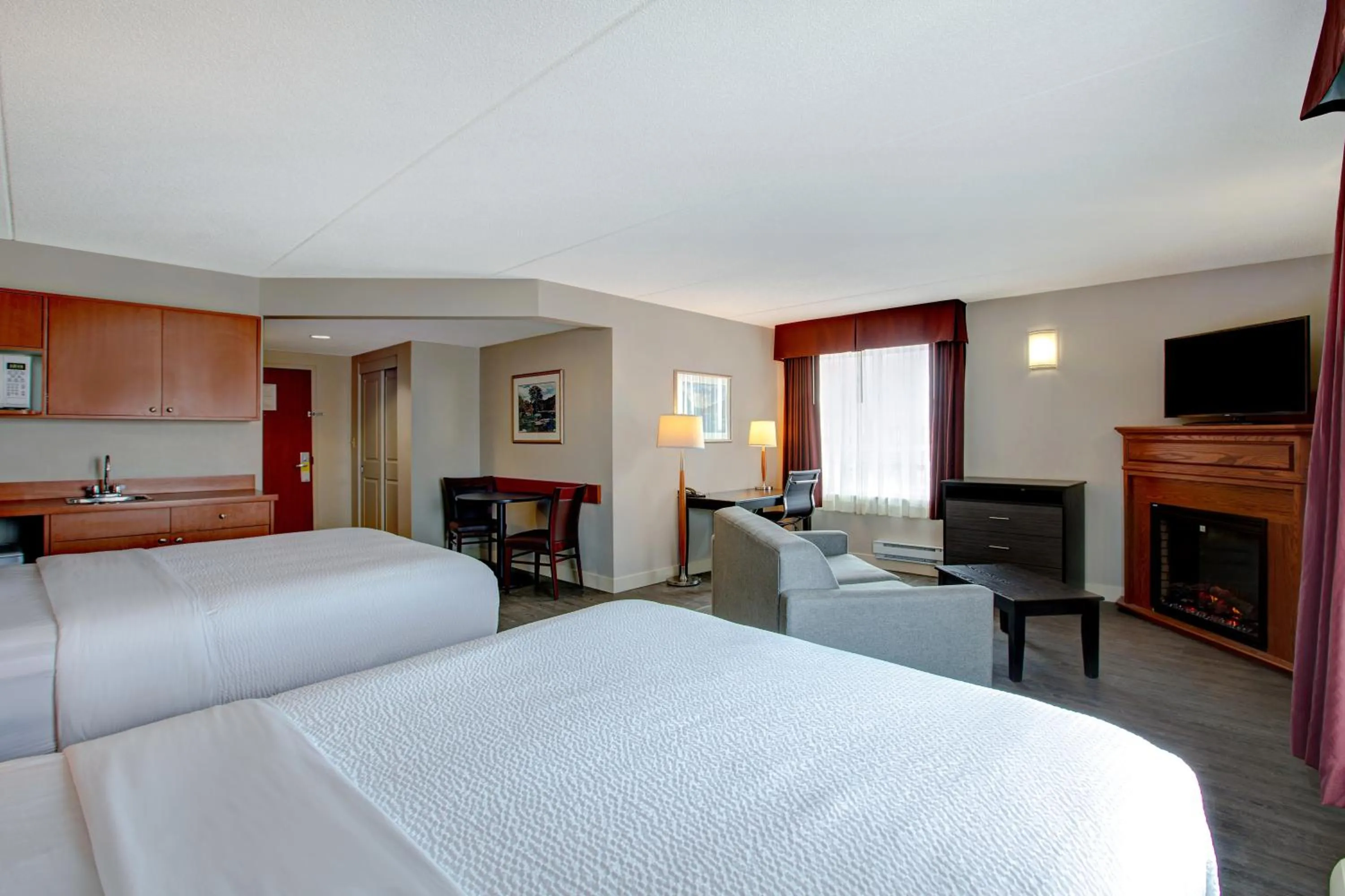 Bedroom, Bed in Days Inn & Suites by Wyndham Collingwood