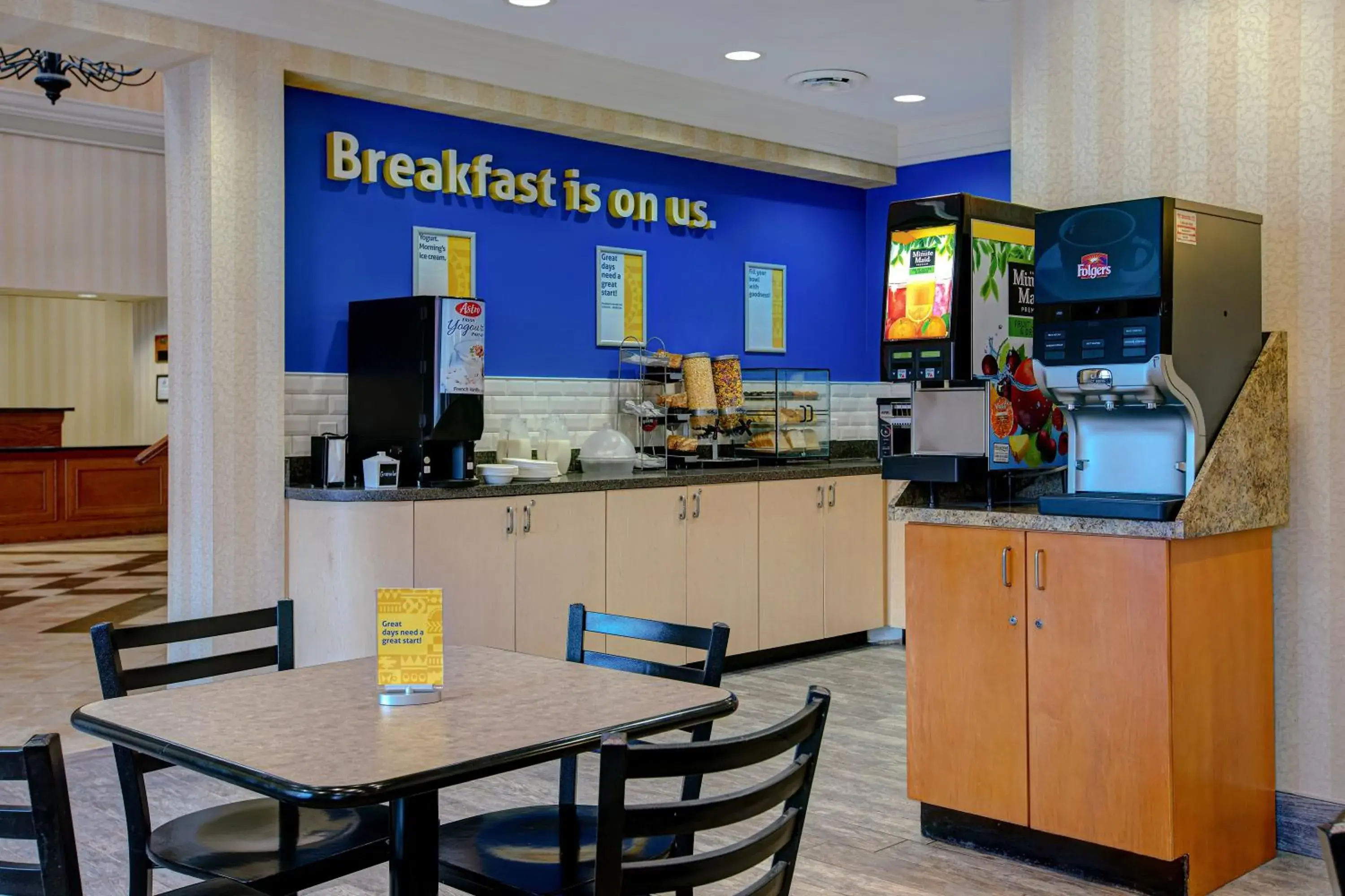 Breakfast in Days Inn & Suites by Wyndham Collingwood Breakfast in Days Inn & Suites by Wyndham Collingwood