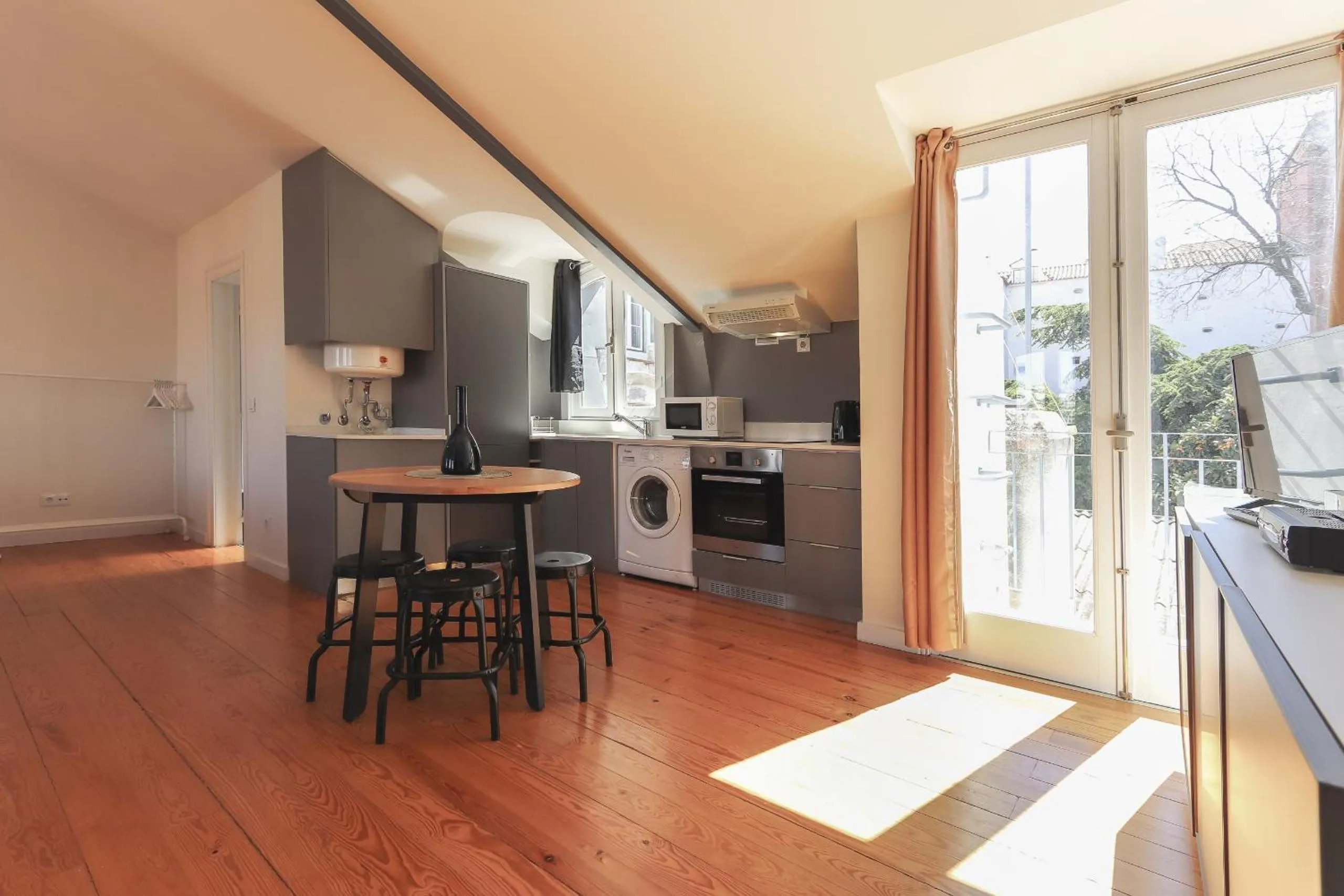Dining area in Santa Catarina Stylish by Homing