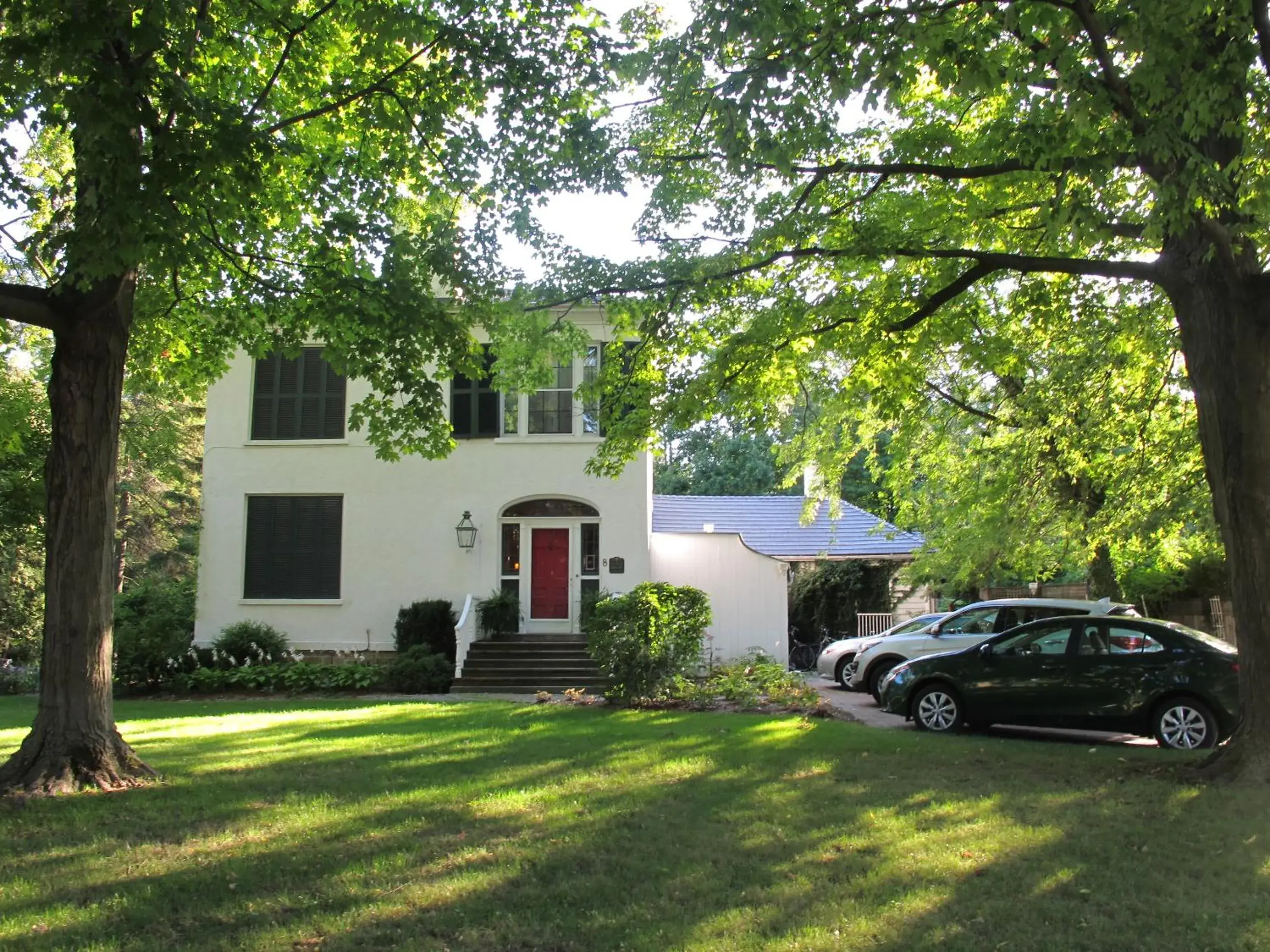 Queen Room in Historic Lyons House Queen Room in Historic Lyons House