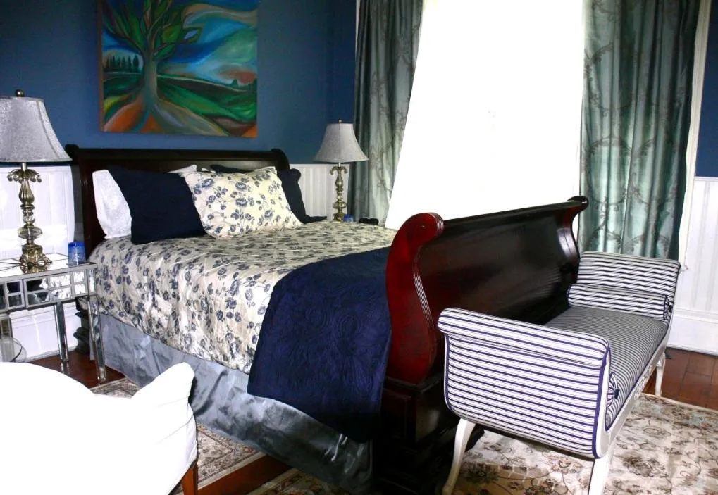 Bed in Historic Lyons House