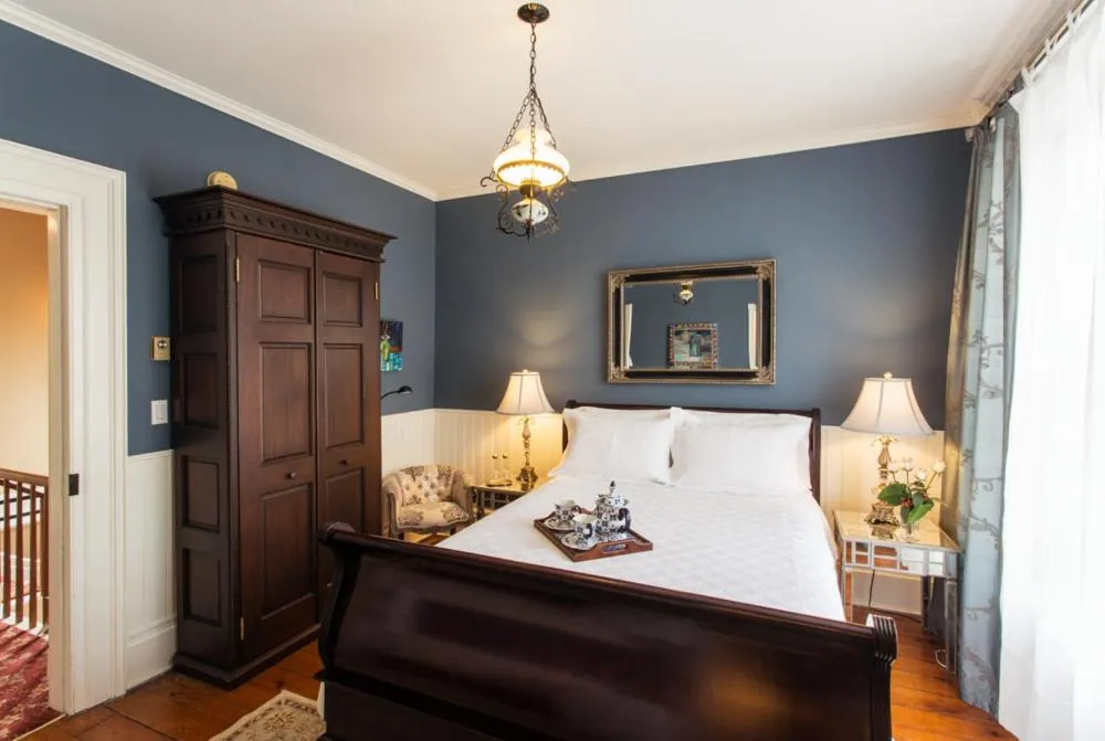 Bed in Historic Lyons House