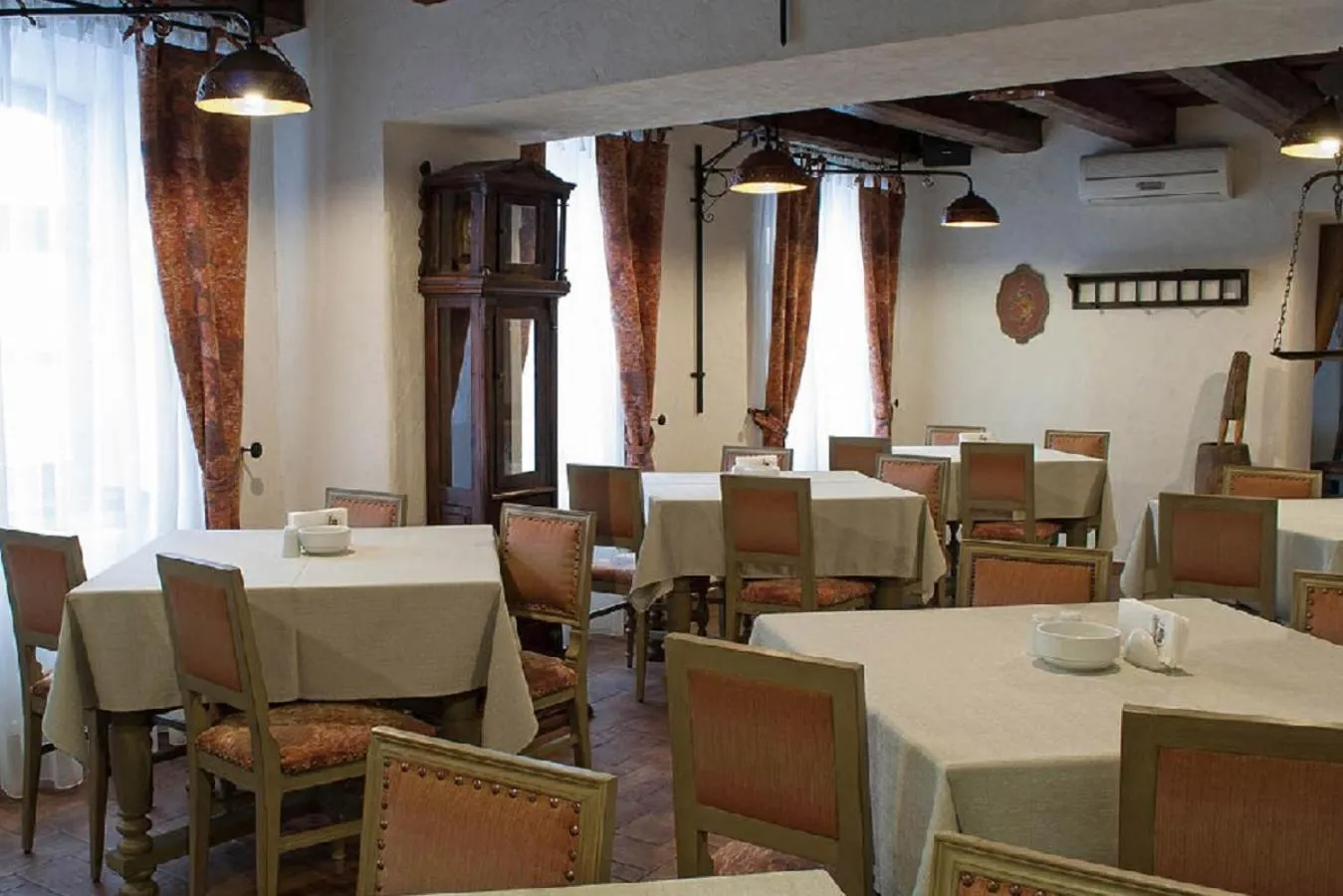 Restaurant/places to eat in Hotel Bella Muzica