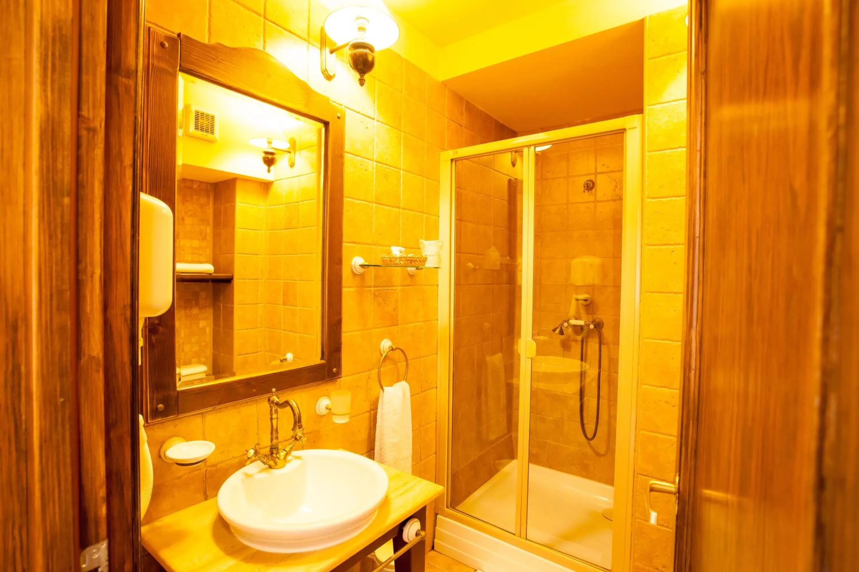 Shower in Hotel Bella Muzica