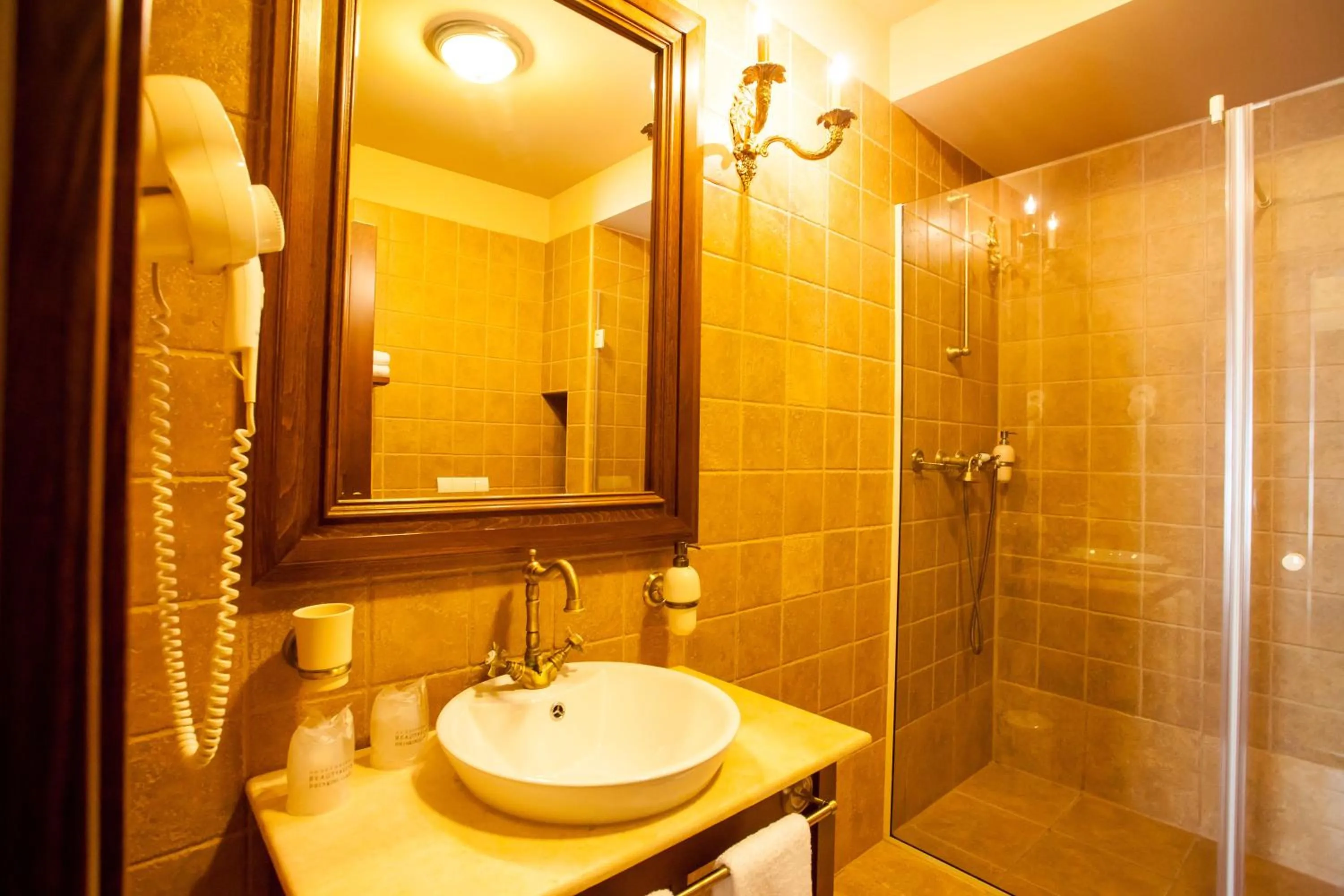 Shower in Hotel Bella Muzica