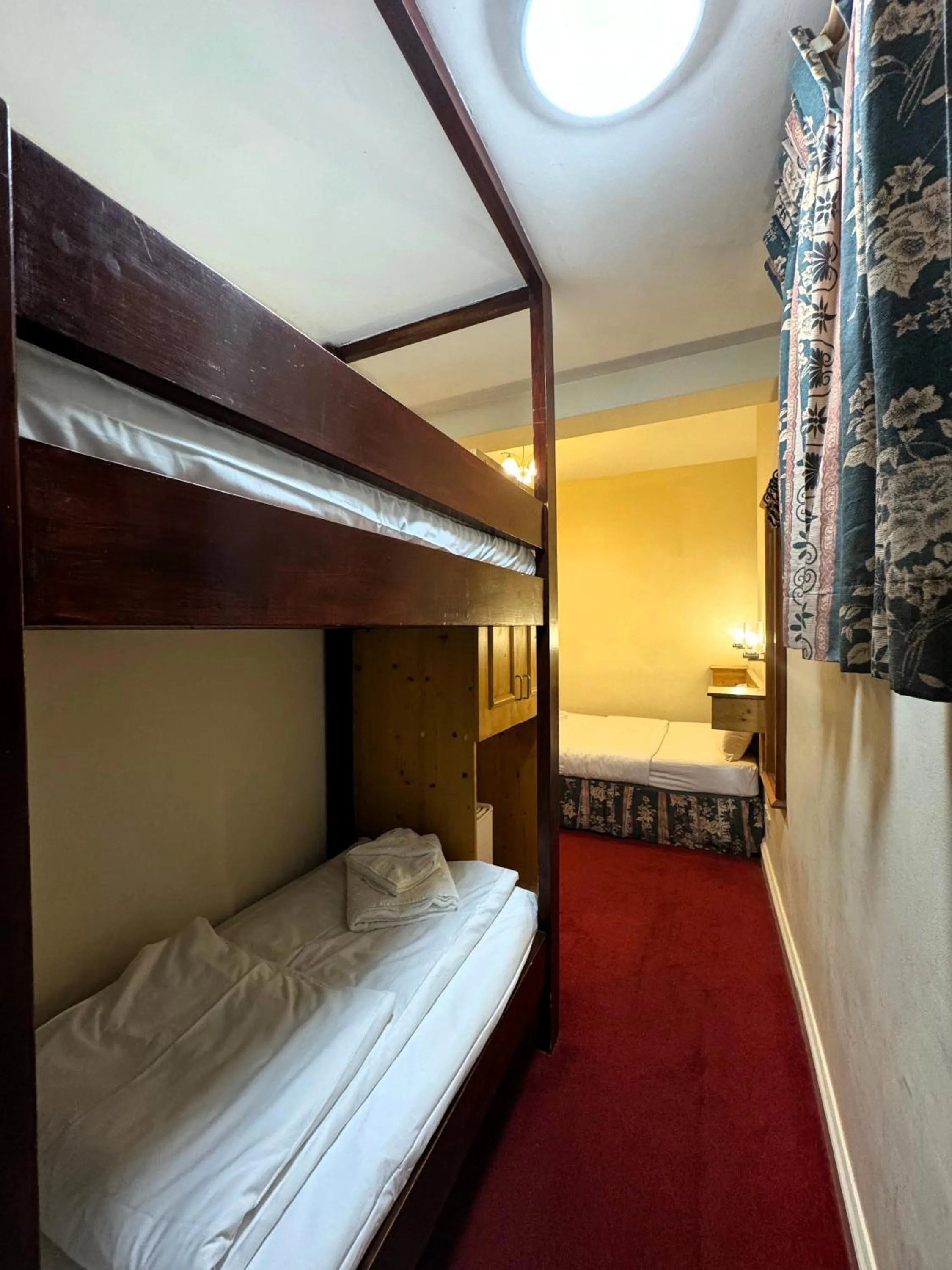 Bed in Bridge Park Hotel