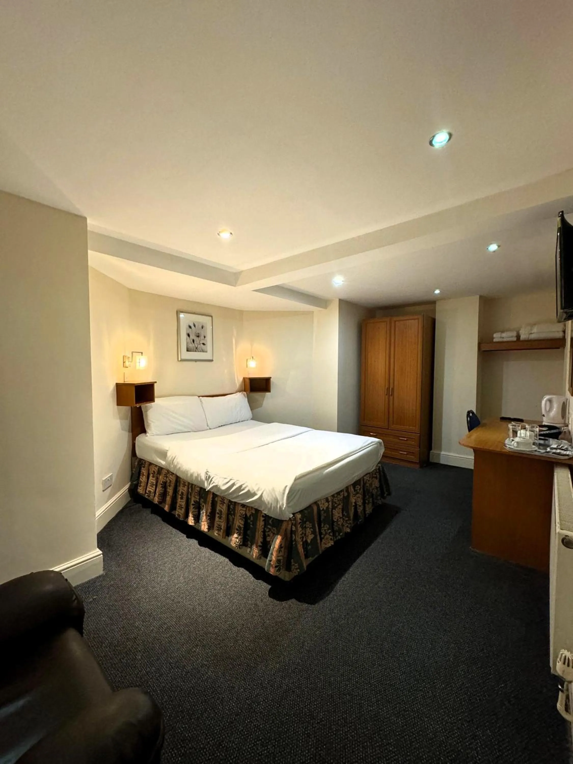 Bed in Bridge Park Hotel