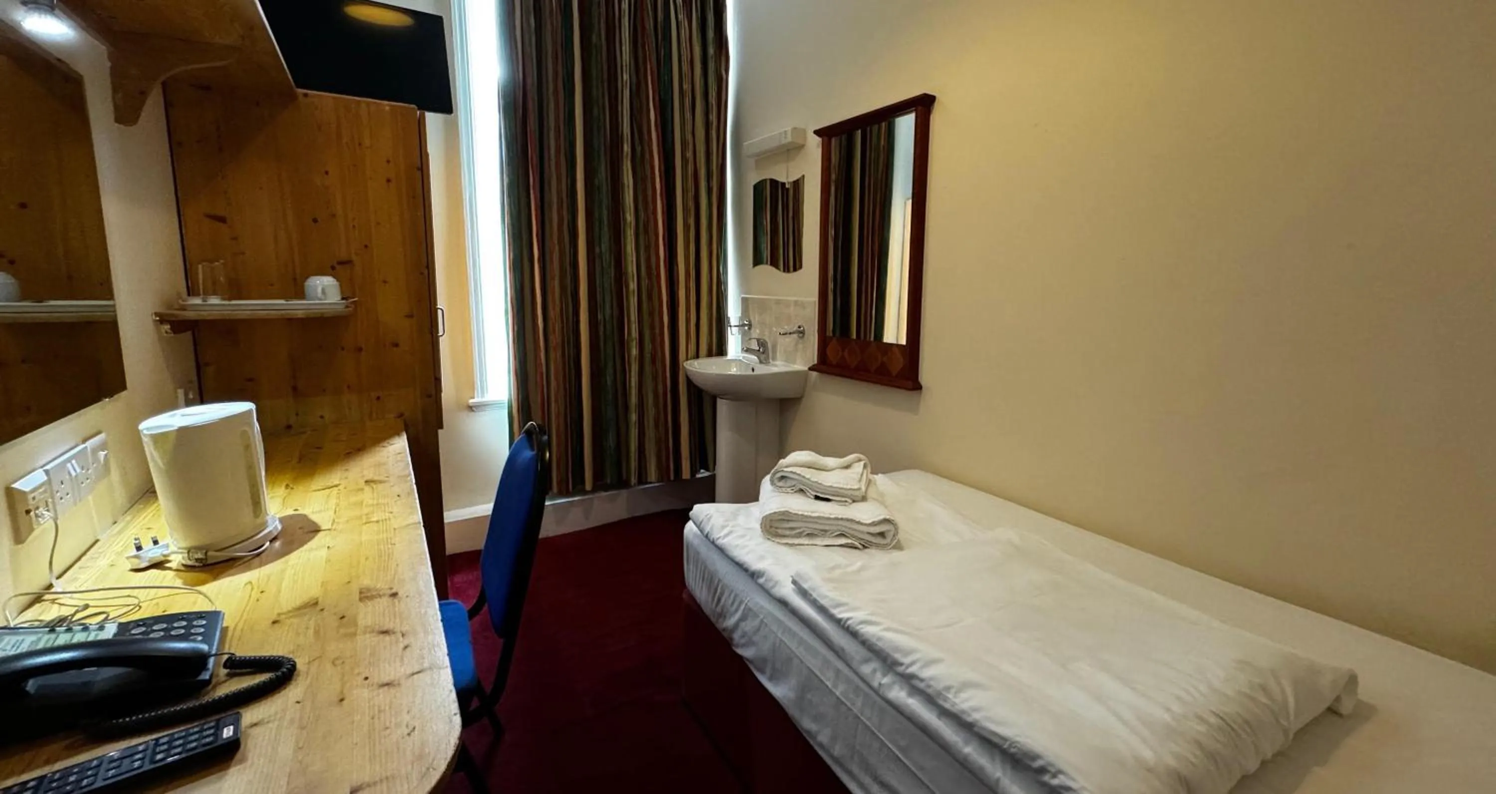 Bed in Bridge Park Hotel