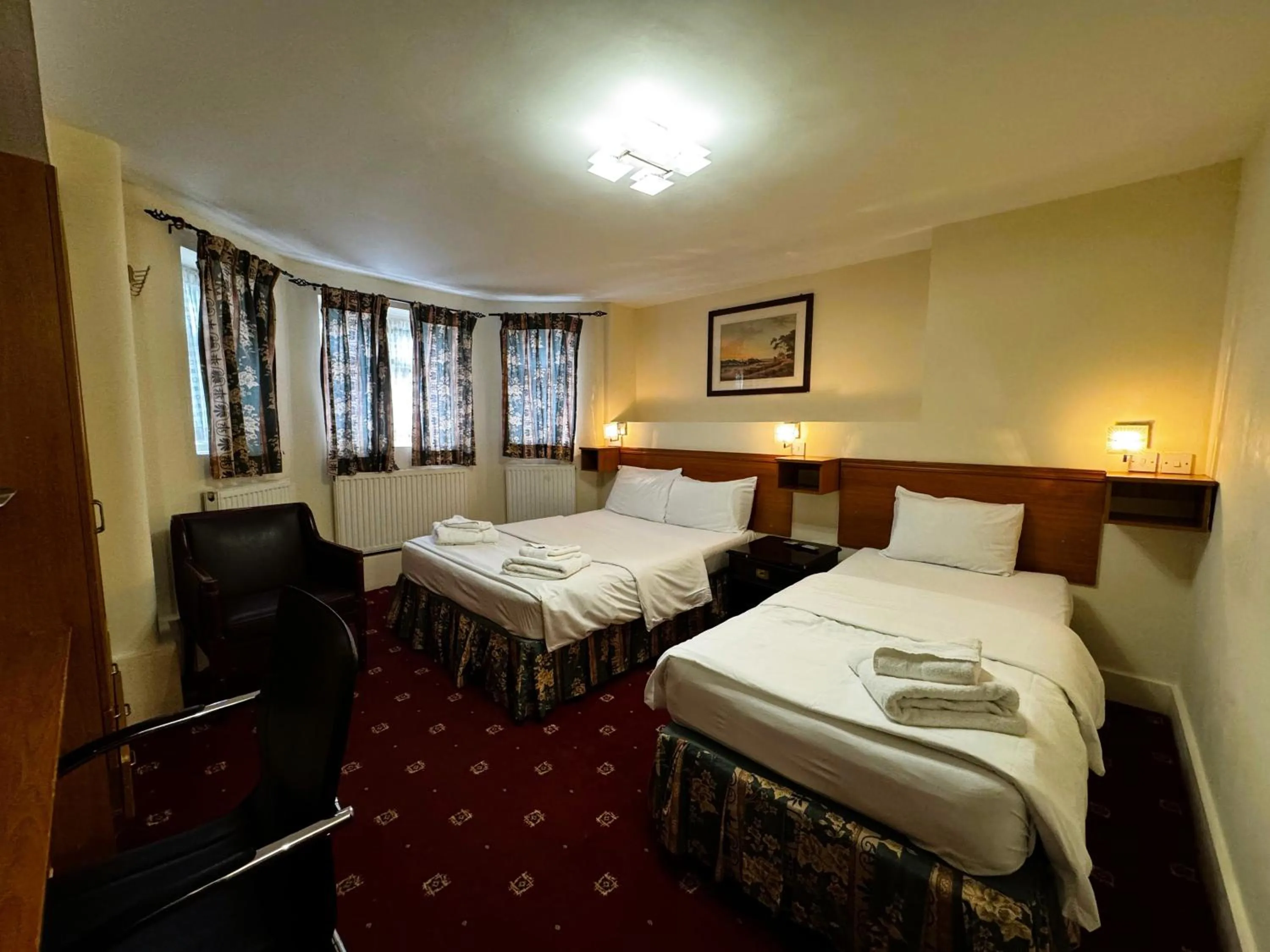 Bed in Bridge Park Hotel