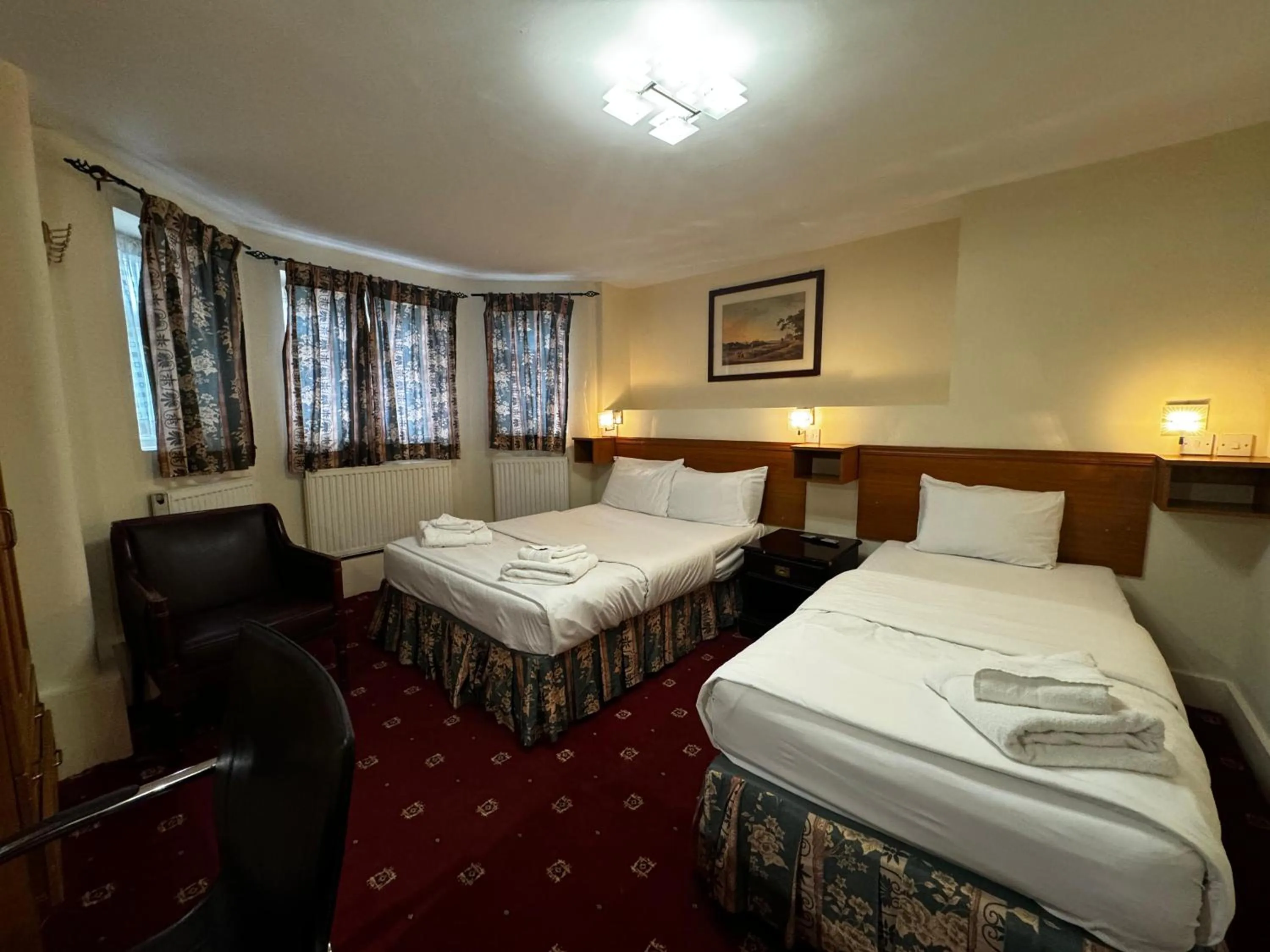 Bed in Bridge Park Hotel