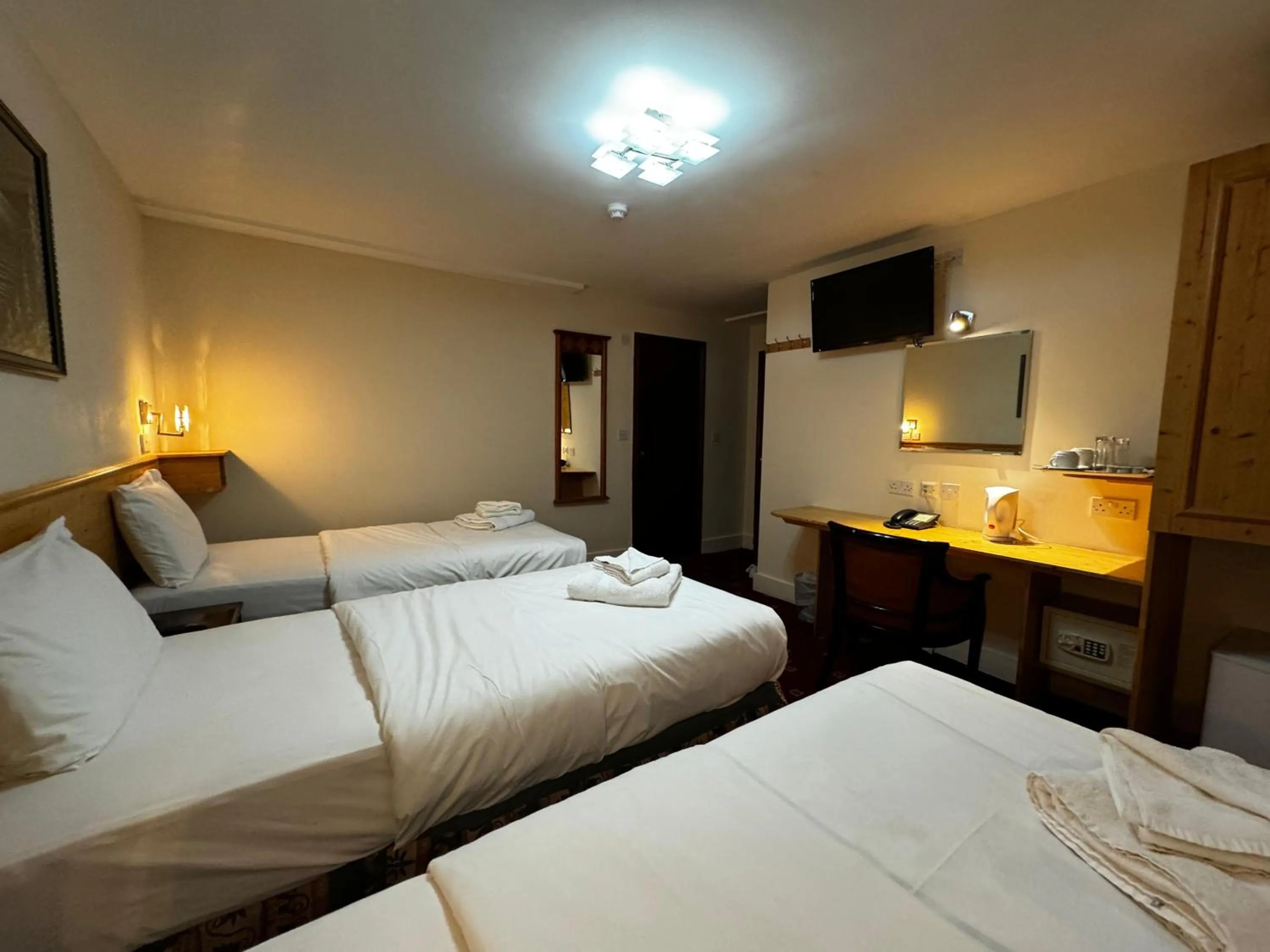 Bed in Bridge Park Hotel