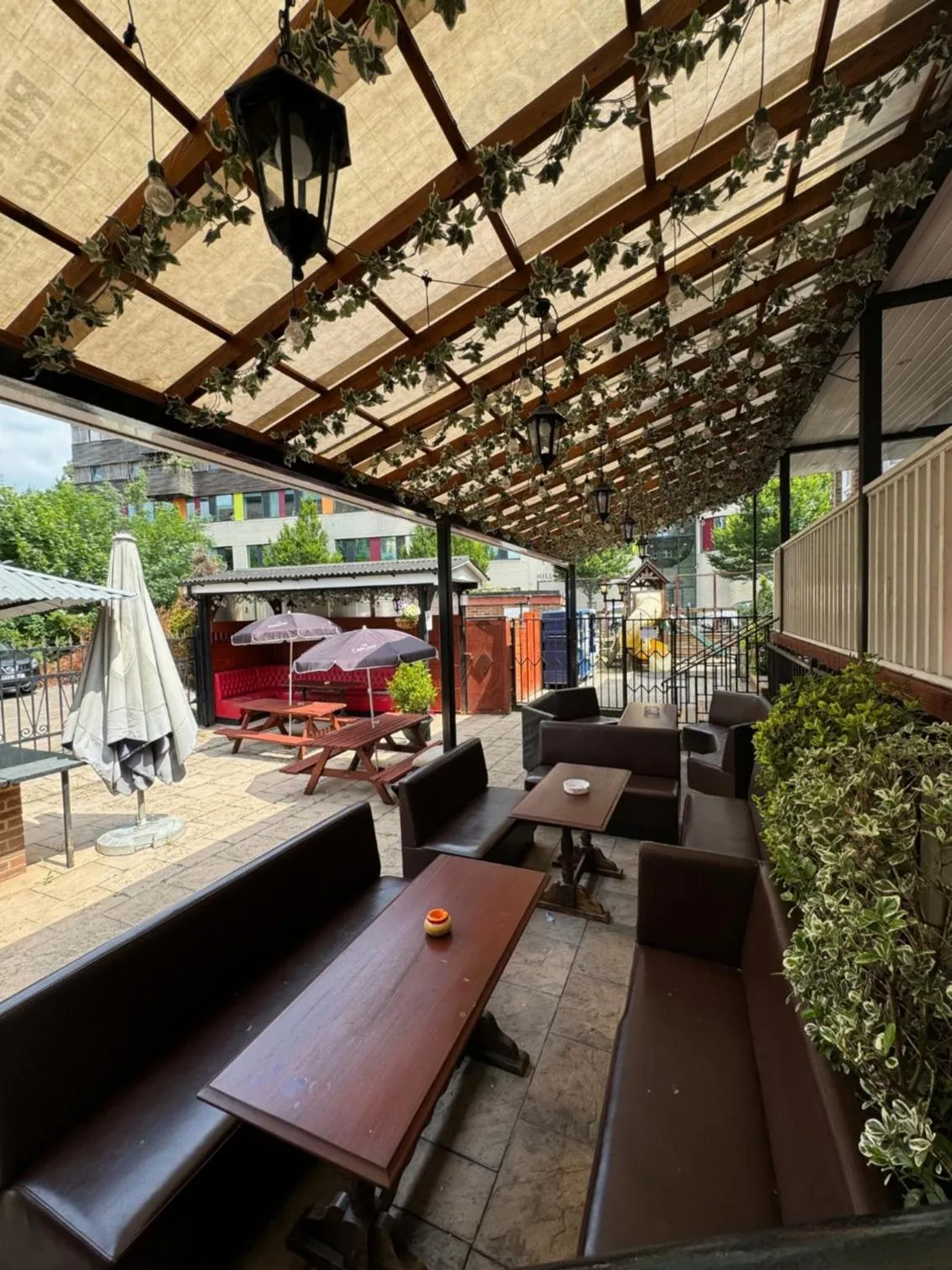 Restaurant/places to eat in Bridge Park Hotel