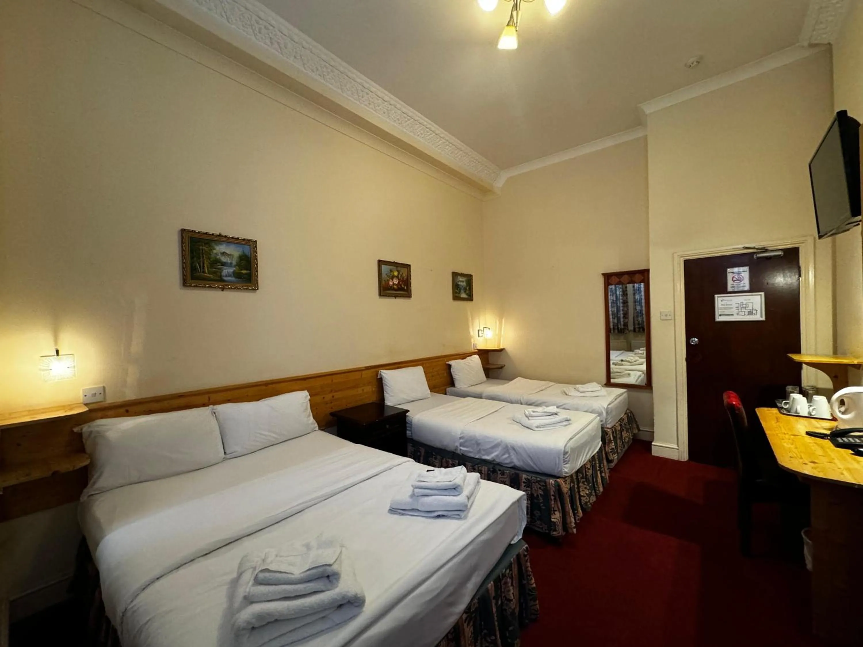 Bed in Bridge Park Hotel