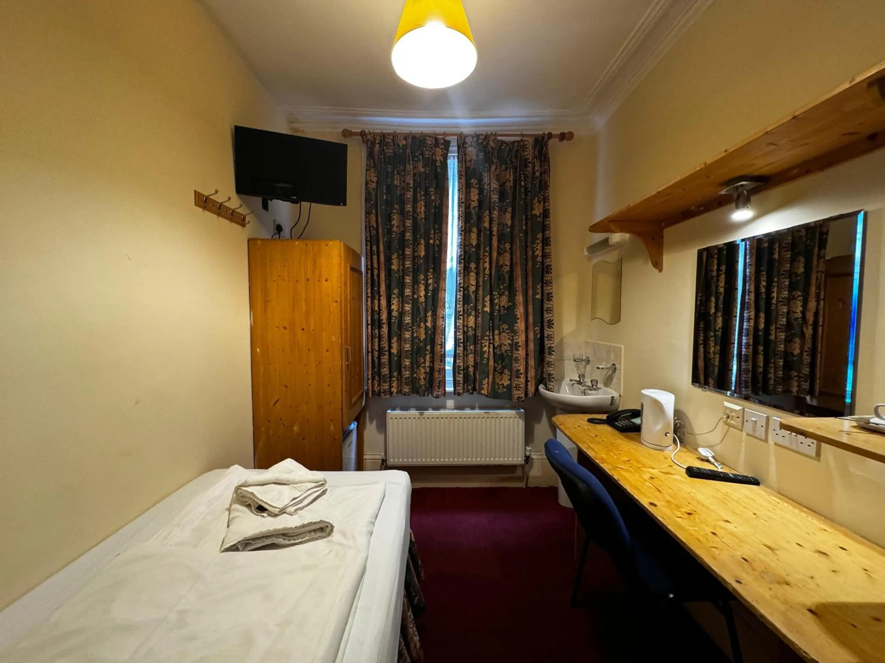 Bed in Bridge Park Hotel