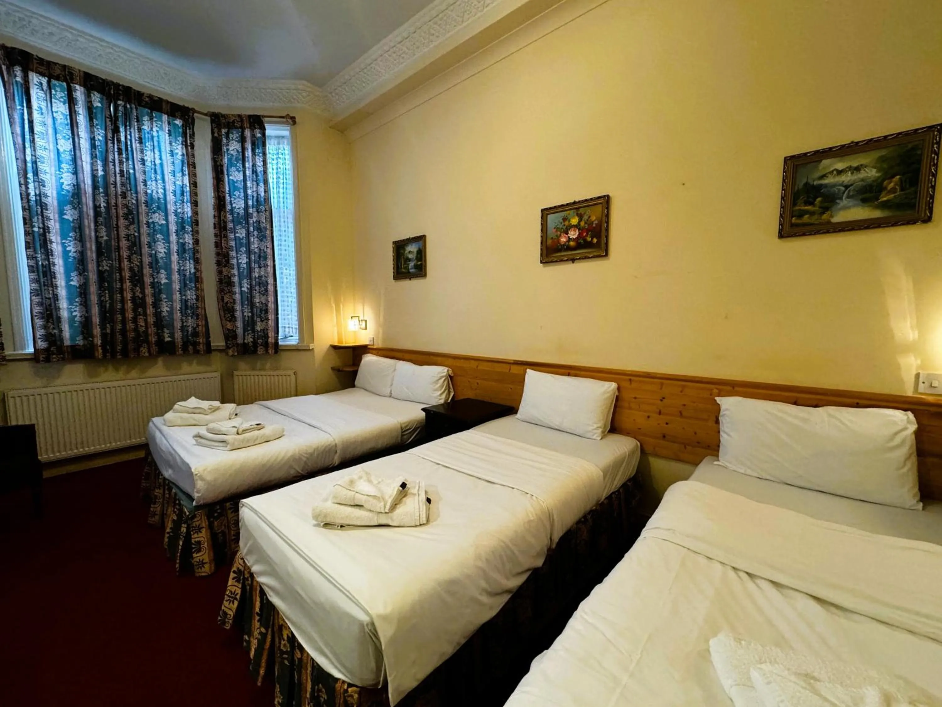 Bed in Bridge Park Hotel