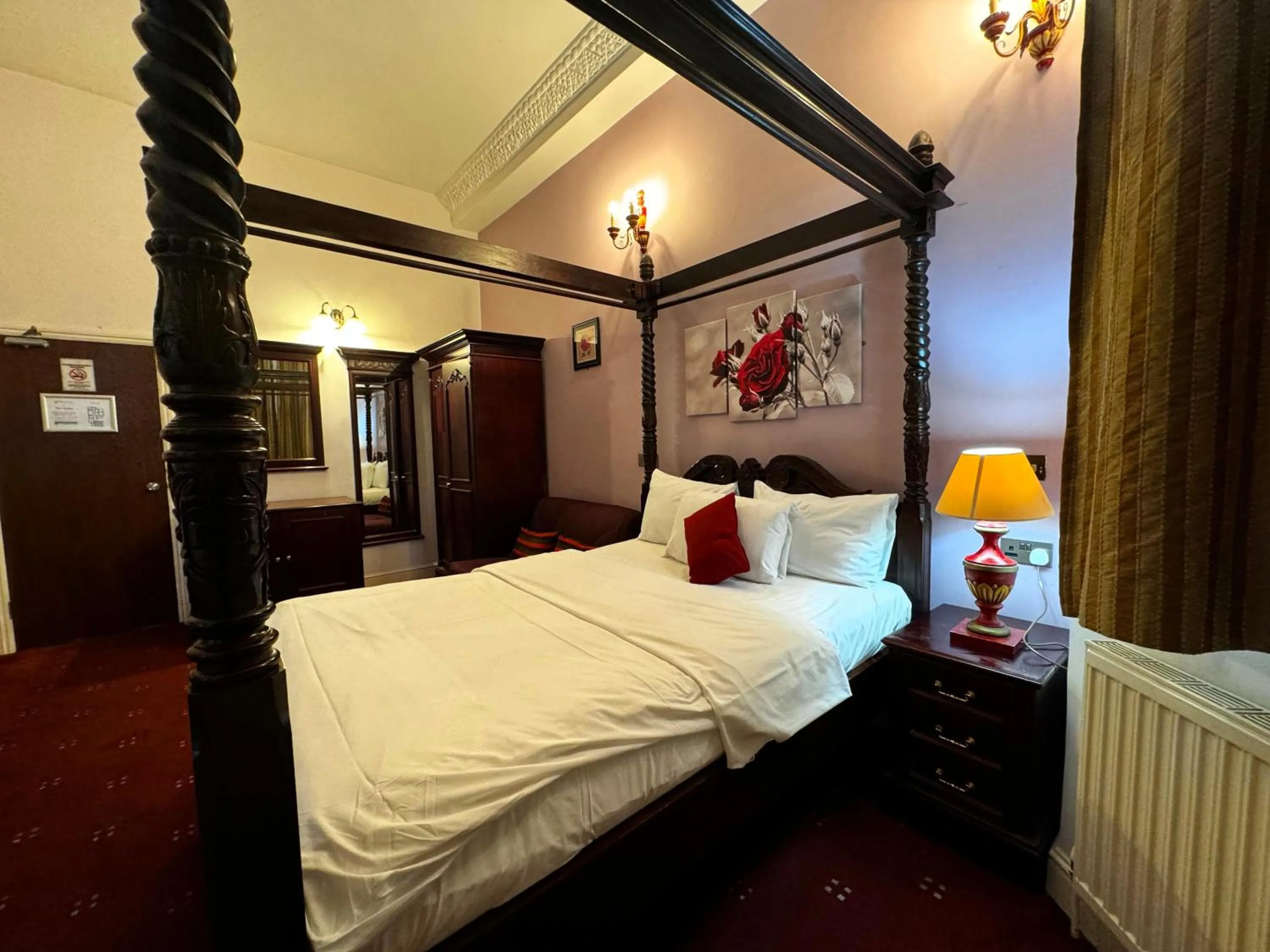 Bed in Bridge Park Hotel