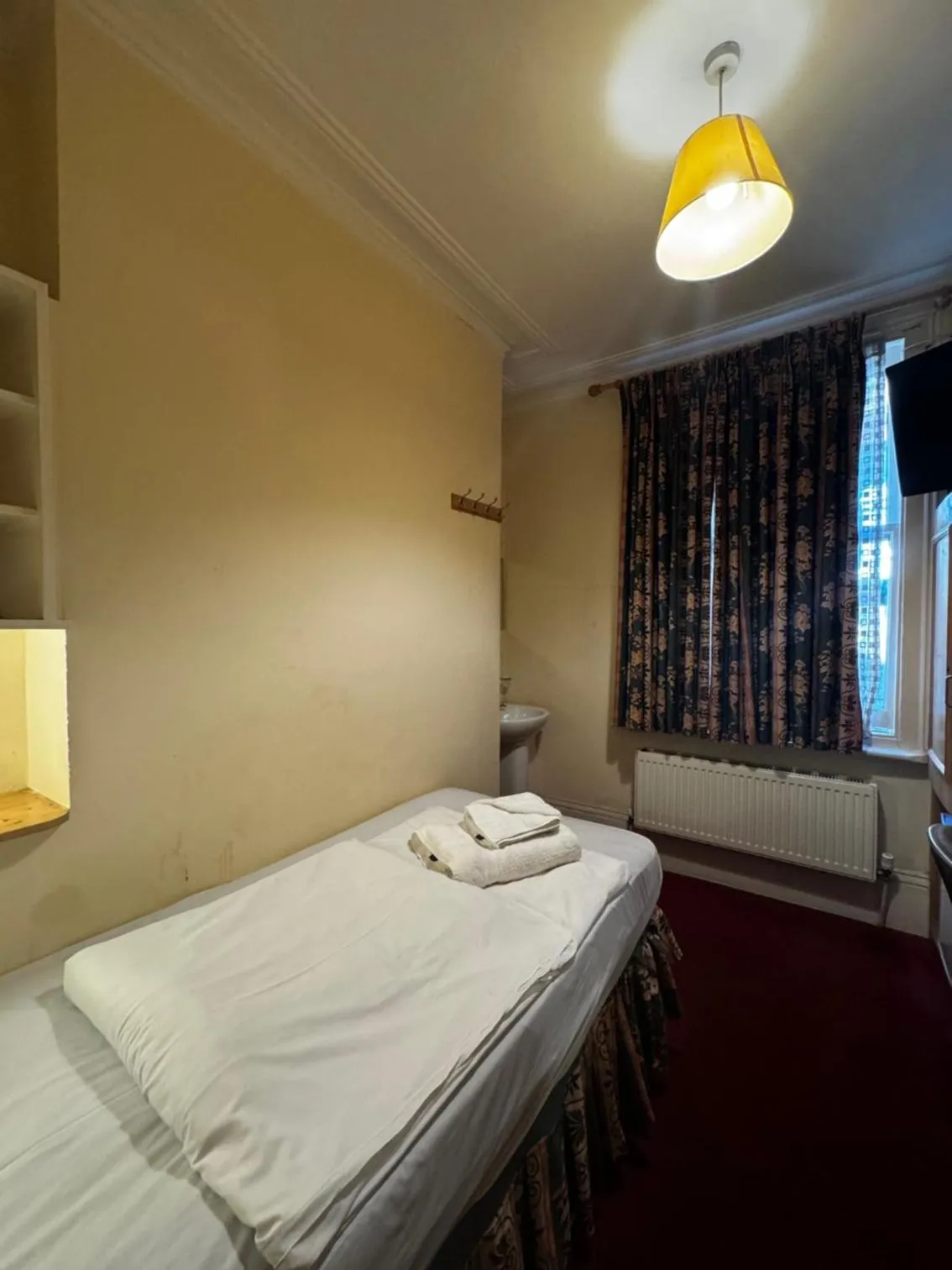 Bed in Bridge Park Hotel